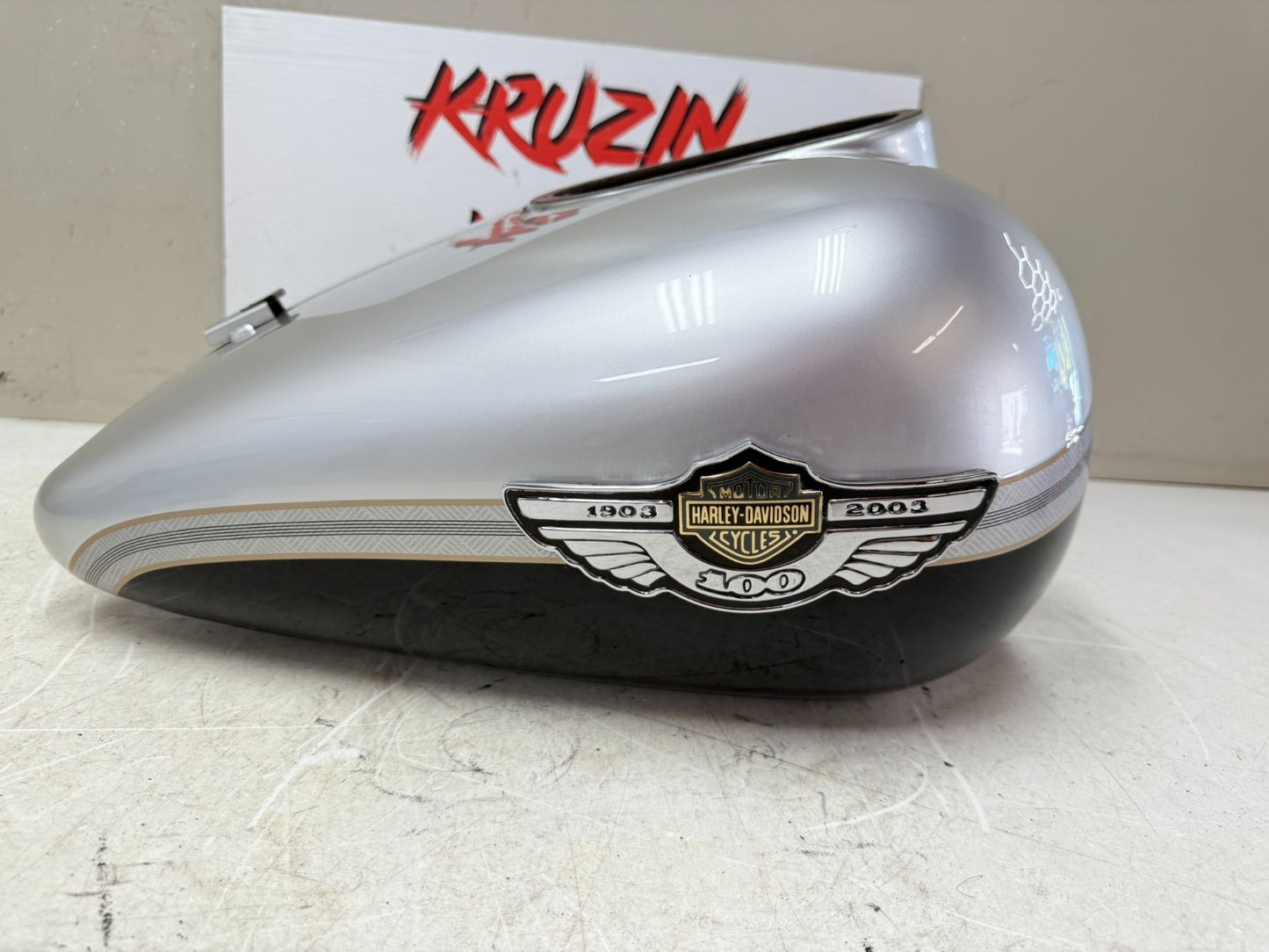 2003 HARLEY ELECTRA GLIDE Gas Fuel Tank Petrol w/ Badges 100th Anniversary