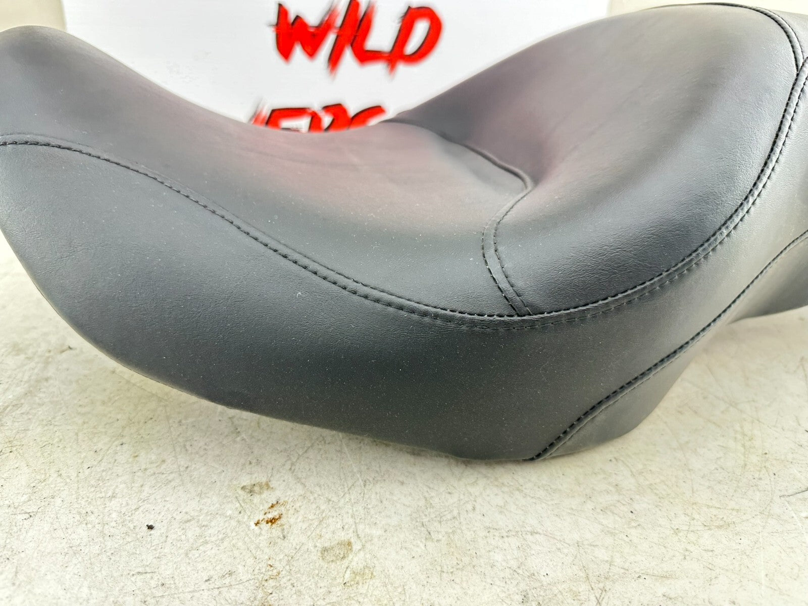 1999 HARLEY DYNA OEM HD Driver Passenger Seat Saddle Black NOS