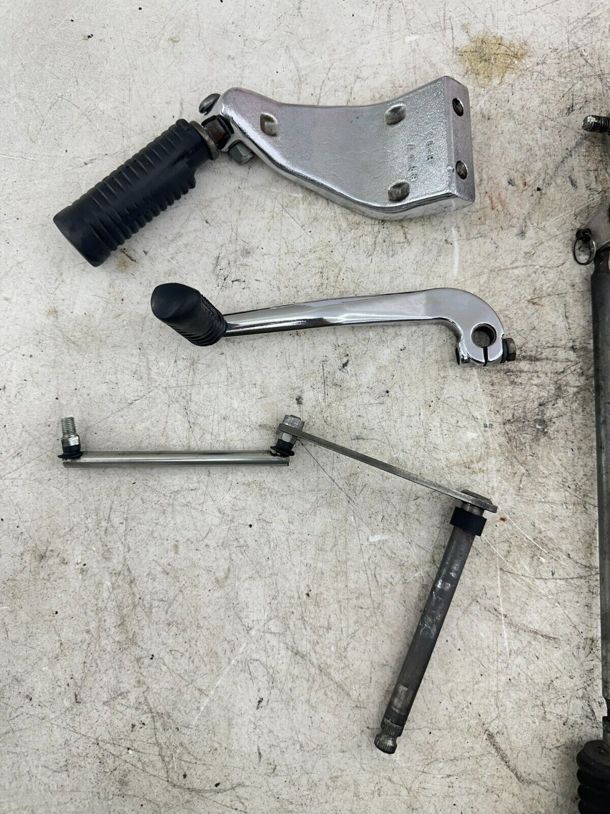 2006 Harley Dyna Low Rider OEM HD Chrome Mid Controls Shift Lever Brake Pedal