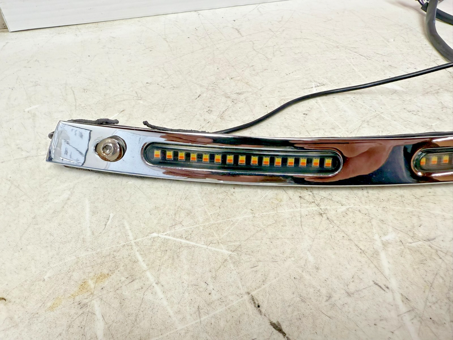 2003 HARLEY ELECTRA GLIDE Custom Dynamics  LED  Batwing Windshield Trim 