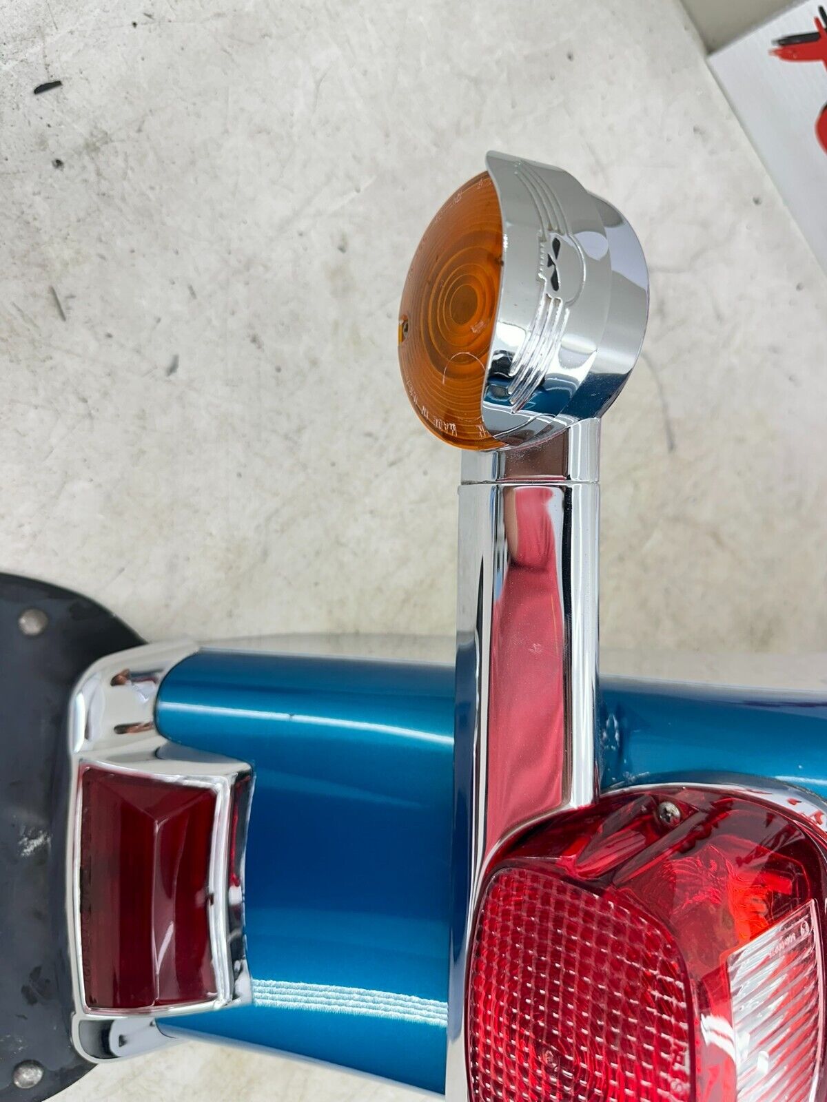 1995 HARLEY SOFTAIL OEM HD GENUINE REAR FENDER BRAKE LIGHT TURN SIGNAL BAR NICE!