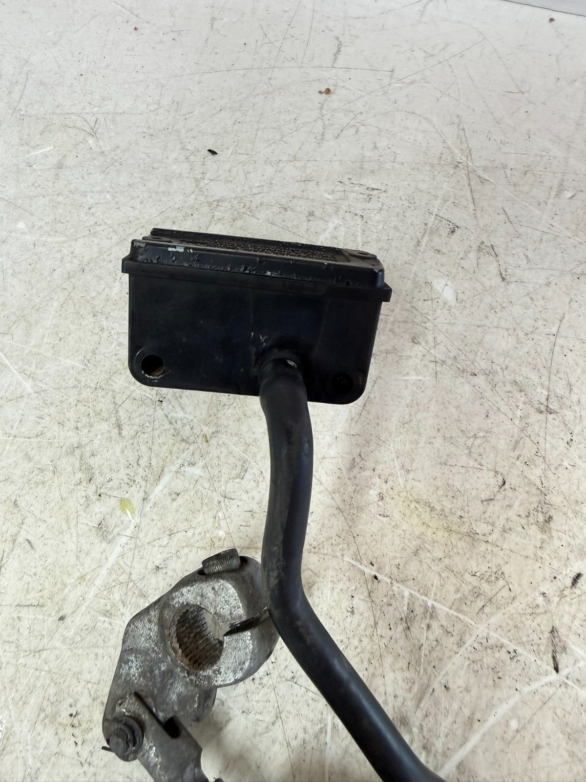 1995 HARLEY FLH ELECTRA GLIDE Rear Brake Master Cylinder