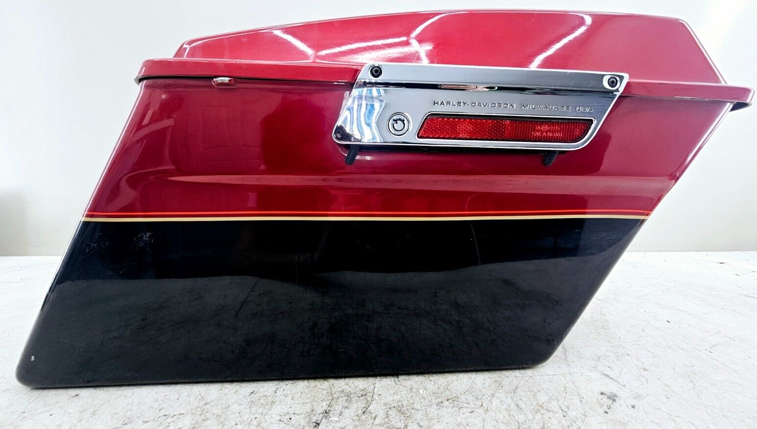 1998 HARLEY FLH ELECTRA GLIDE Right Saddlebag Housing Lid Latch OEM HD Red Black