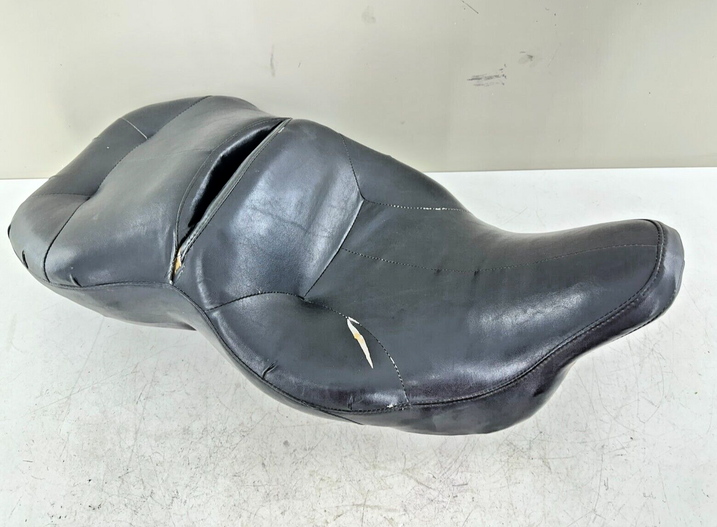 2004 HARLEY FLH ELECTRA GLIDE OEM HD Seat Saddle Two UP Driver Passenger