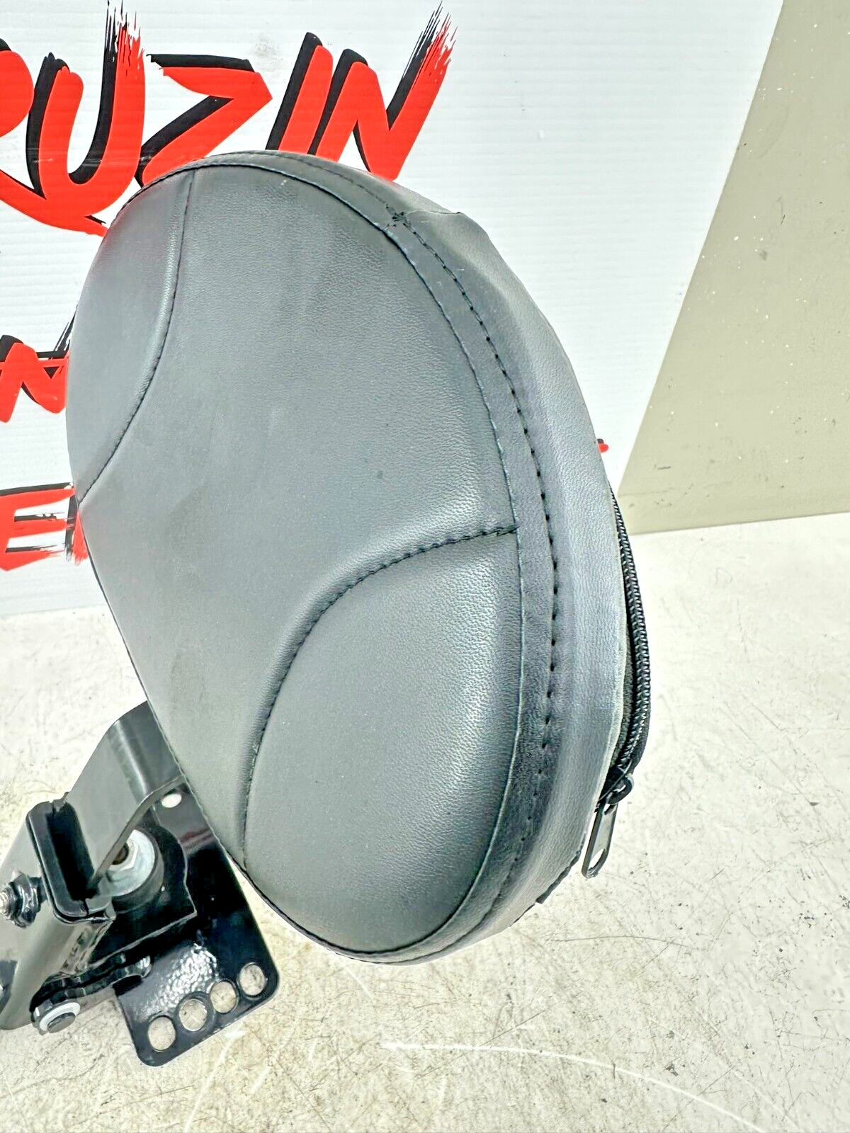 2007 Harley Electra Glide CVO Driver Backrest + Mounting Bracket