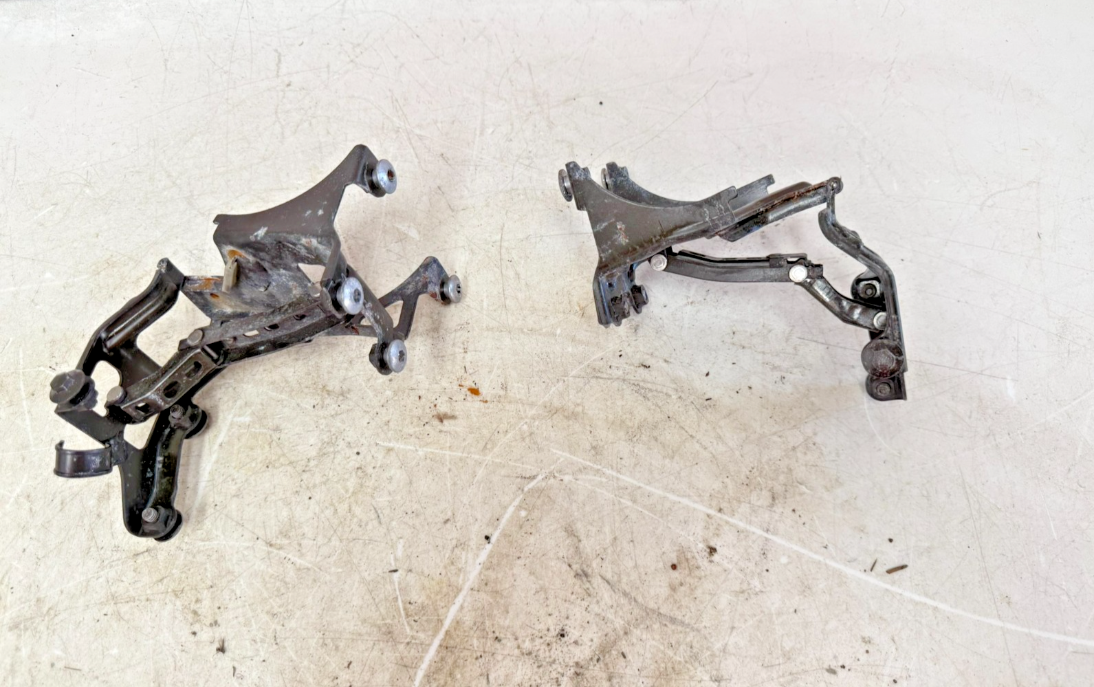 2002 Honda Goldwing GL1800 Rear Trunk Lid Hinge Right & Left Hinges