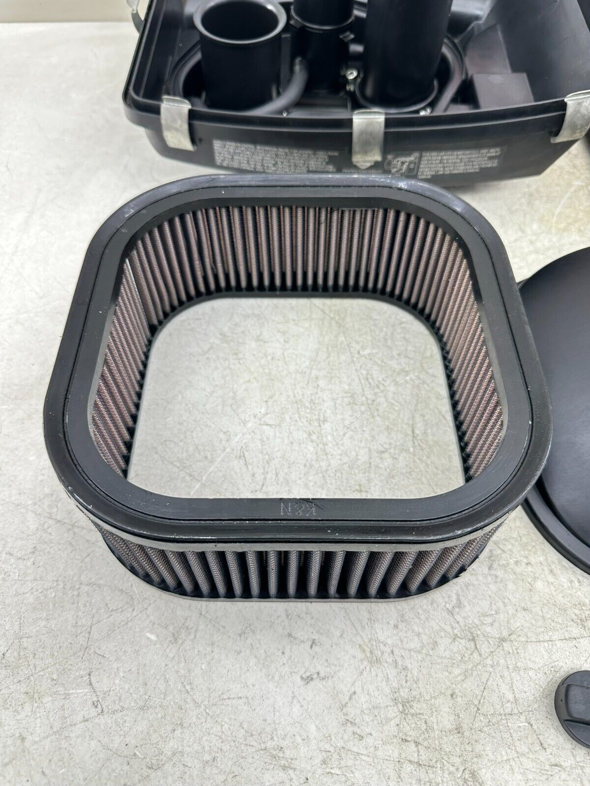 2003 Harley Davidson V Rod VRSCA Air Intake K&N Filter Cleaner Box Housing Cover