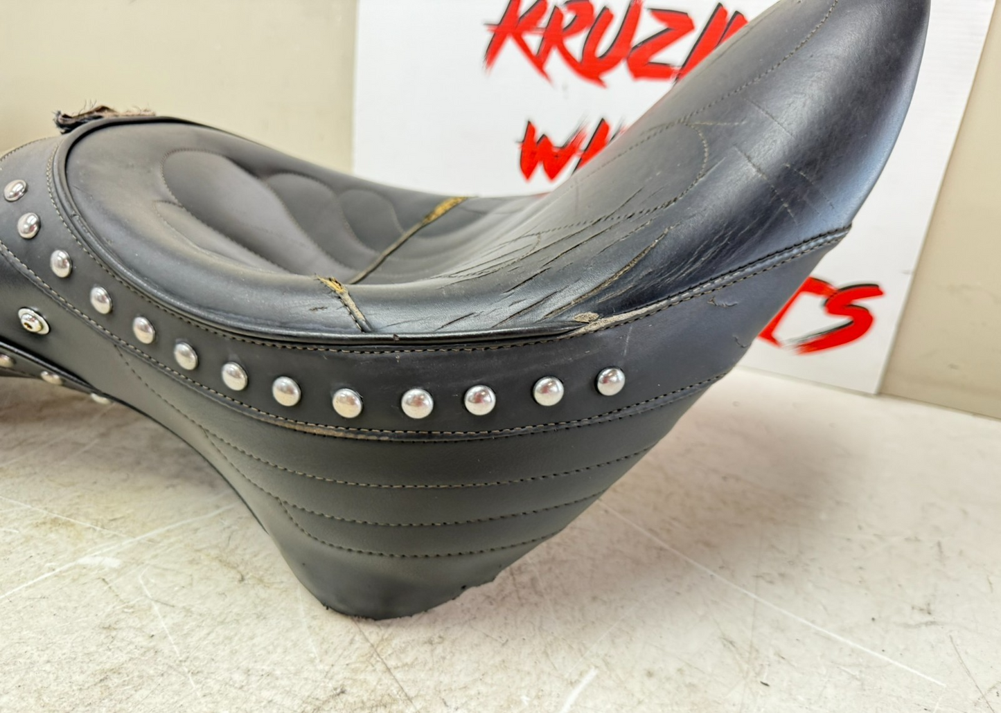 1997 HARLEY DAVIDSON SOFTAIL Corbin Driver Passenger Seat Studded
