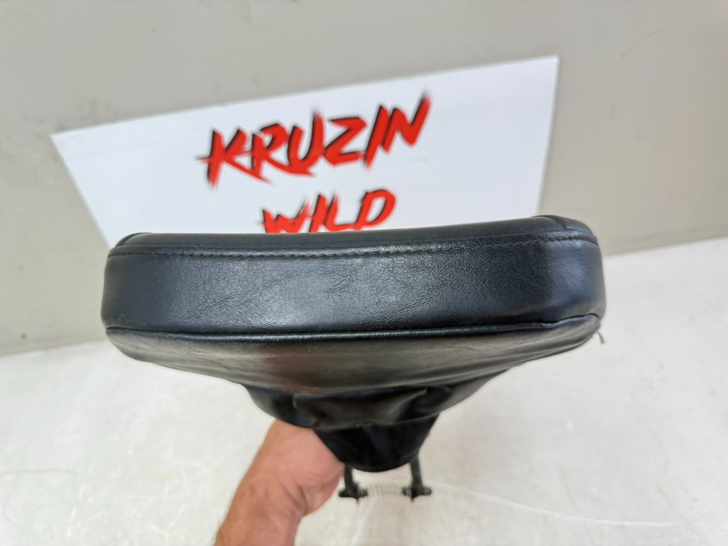 2003 HARLEY ELECTRA GLIDE Driver Backrest Cushion Pad Mounting Bracket Dock