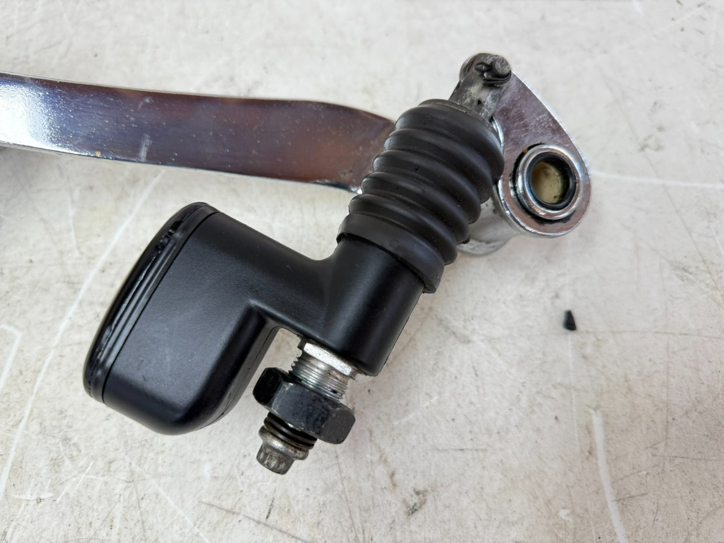 2003 HARLEY ELECTRA GLIDE Rear Brake Master Cylinder & Pedal