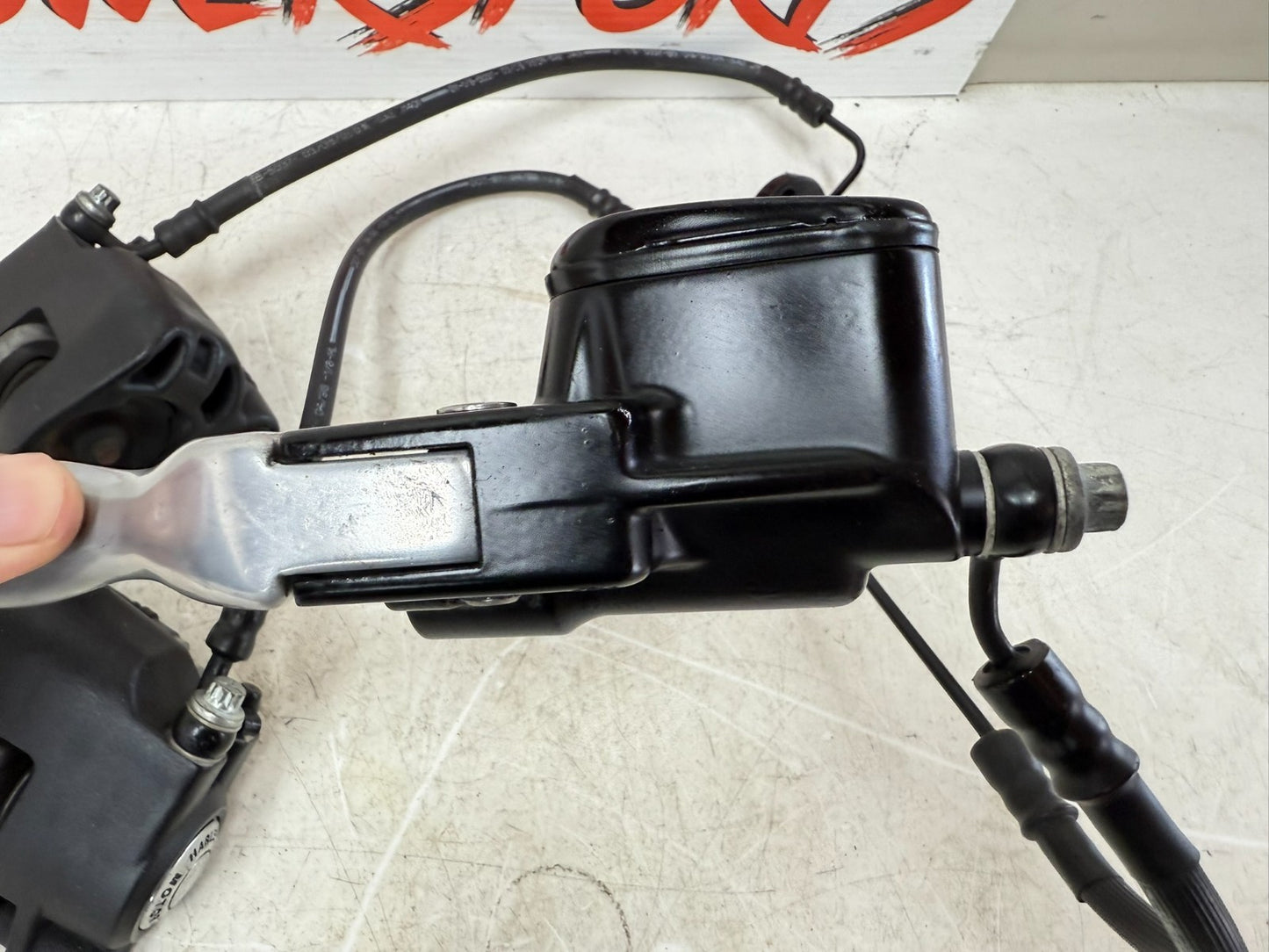 1997 Harley Davidson Sportster Front Brake Master Cylinder & Dual Caliper Hose