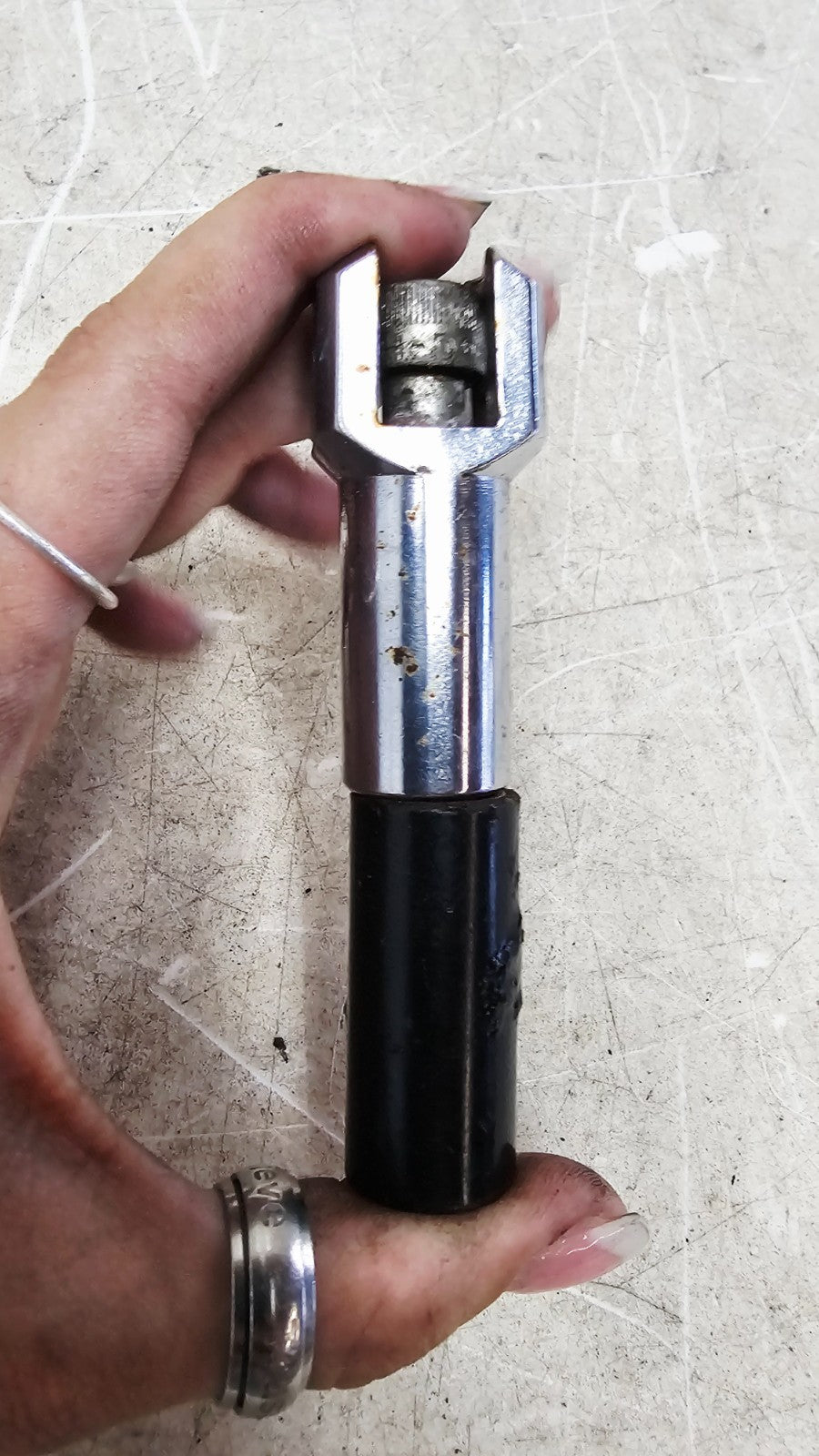 2000 HARLEY SOFTAIL DEUCE Chrome Passenger Footpeg Peg Bracket Mount Support