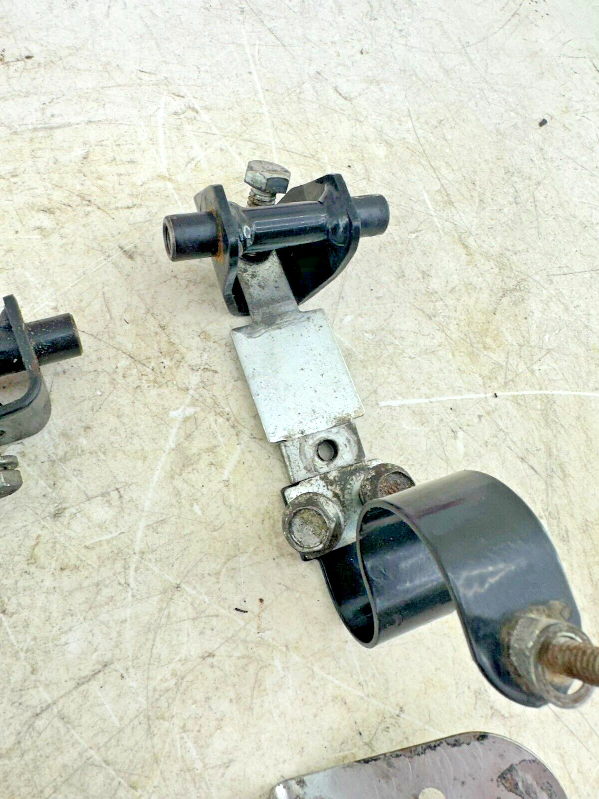 1999 HARLEY SOFTAIL Gas Tank Dash Console Mounting Hardware