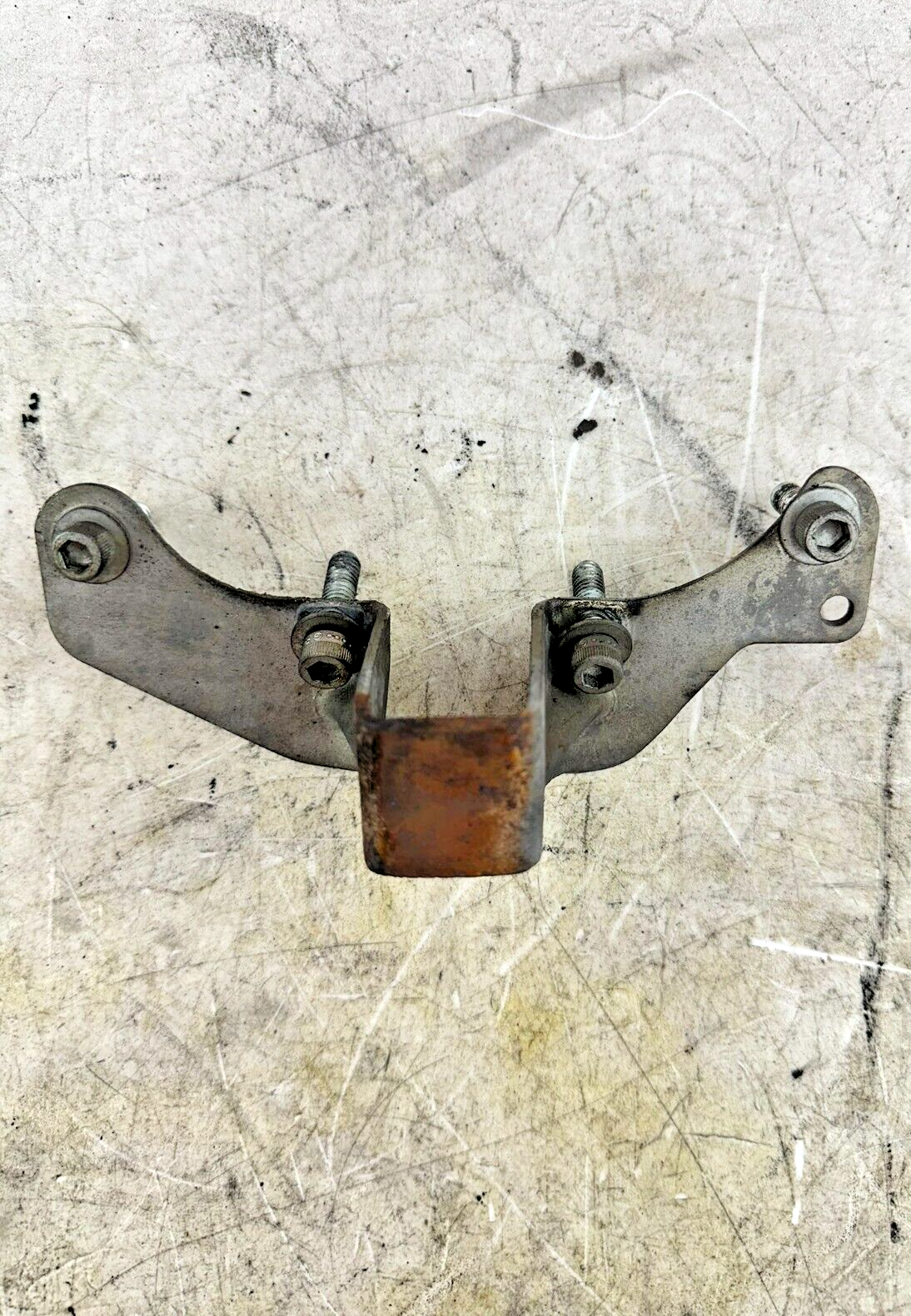 2003 HARLEY ELECTRA GLIDE classic OEM HD Transmission Exhaust Mounting Bracket