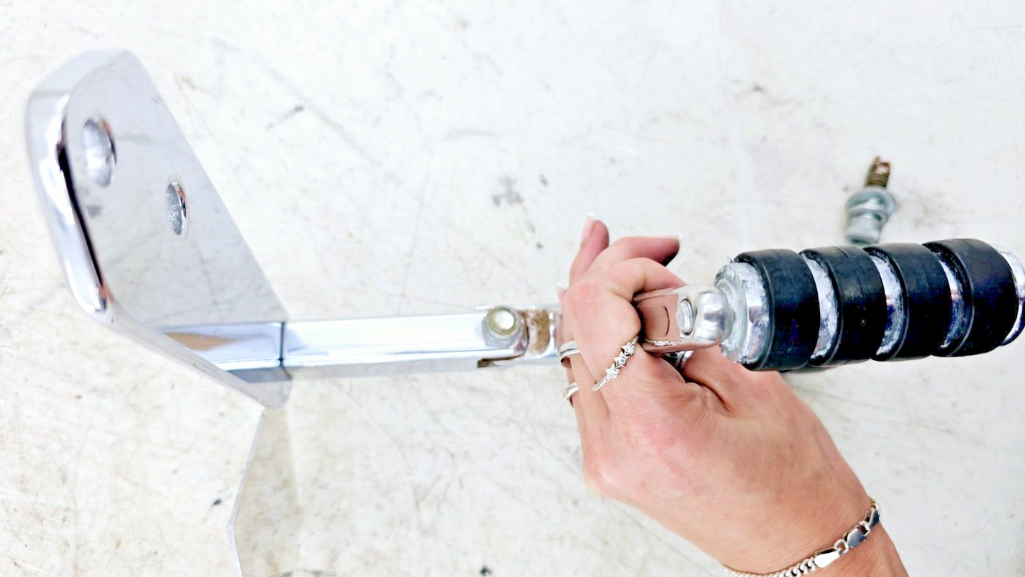 1999 HARLEY DYNA CONVERTIBLE Chrome Front Highway Forward Pegs MTG Bracket