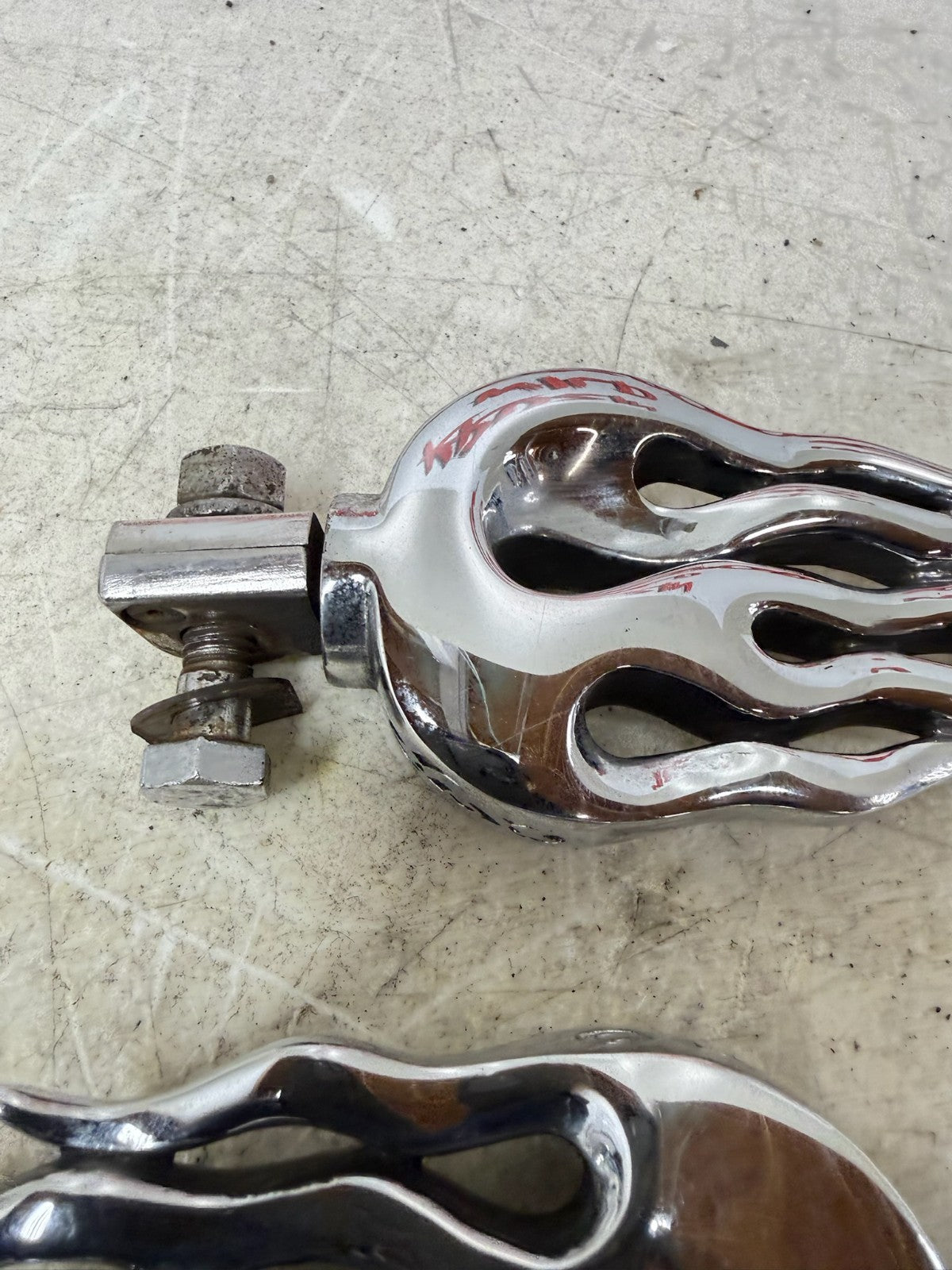 1993 HARLEY DYNA Wide Glide Chrome Flame Front Rear Foot Pegs Foot Rest