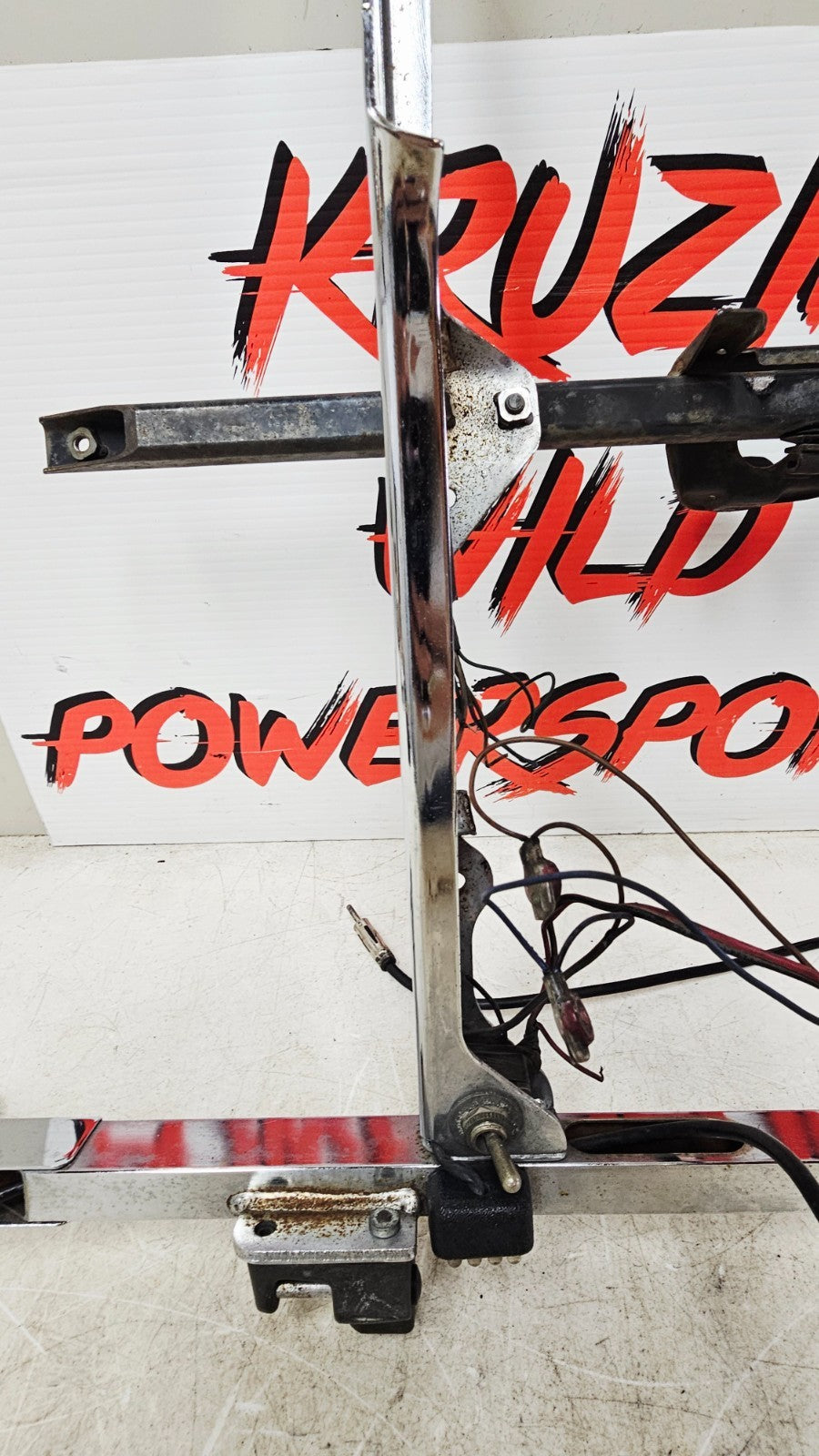 2000 HONDA VALKYRIE INTERSTATE Chrome Saddlebag Guard Luggage Rack Mount