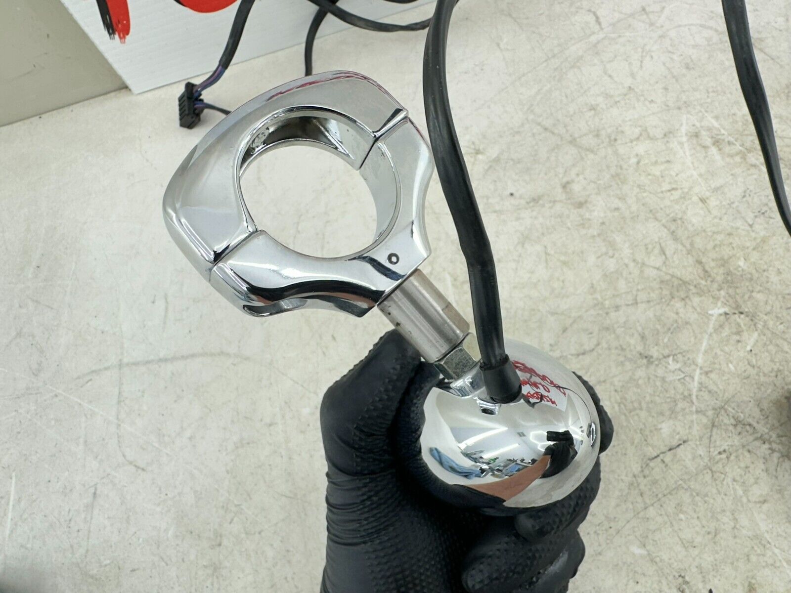 2002 HARLEY DYNA LOW RIDER 41mm Fork Mounted Turn Signals W/ LED Bulb