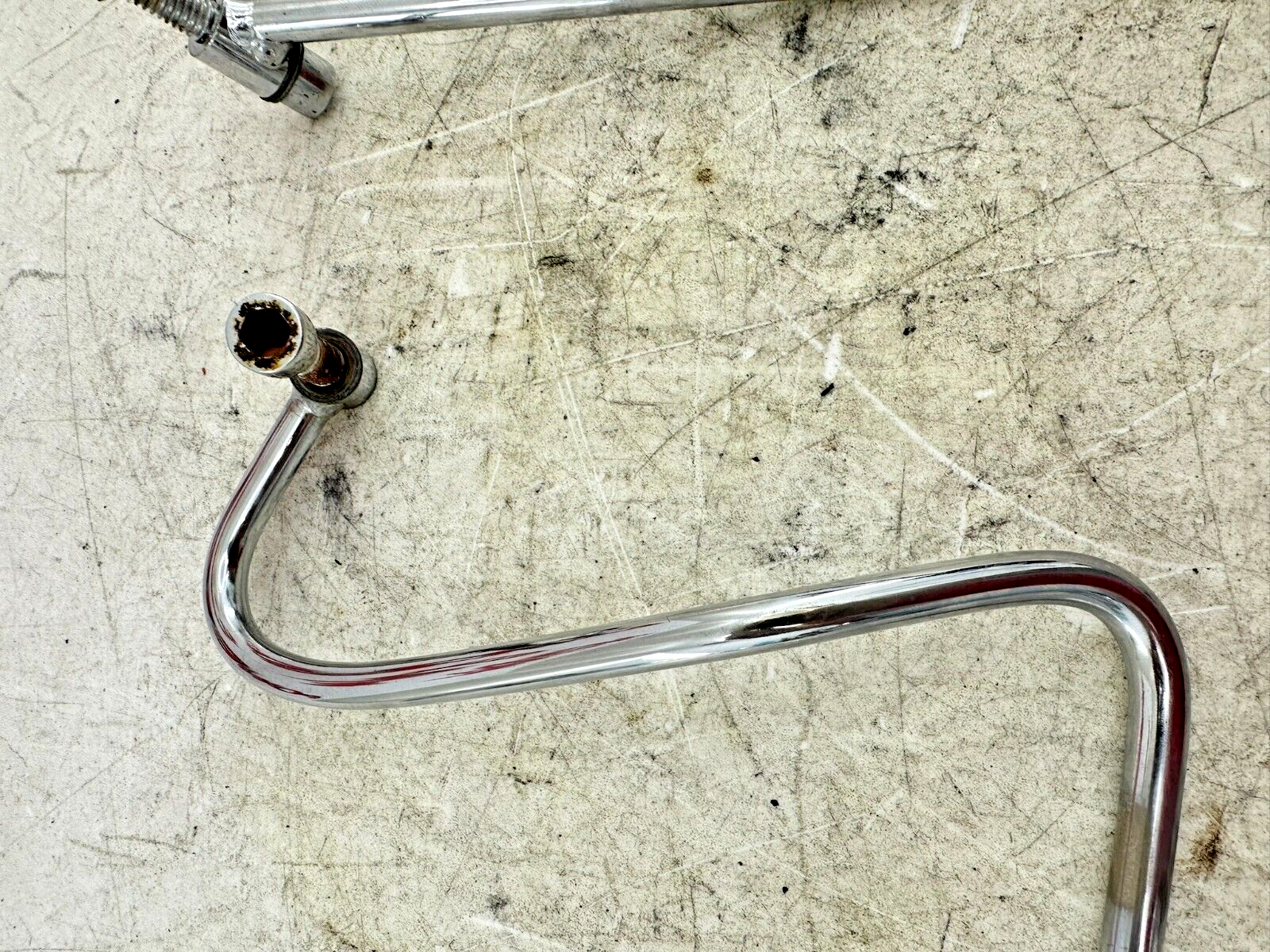 2005 HARLEY DAVIDSON DYNA Chrome Saddlebag Support Arm Bar