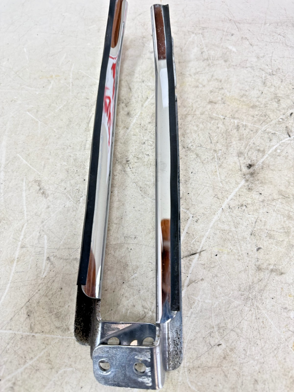 1995 HARLEY FLH ELECTRA GLIDE Rear Fender Frame Strut Arm Bars Chrome
