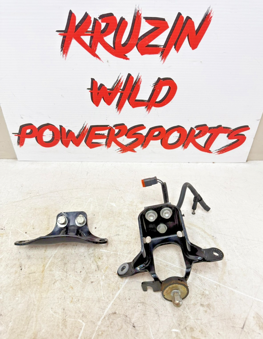 2003 Harley Davidson Sportster Engine Motor Mount Horn Bracket