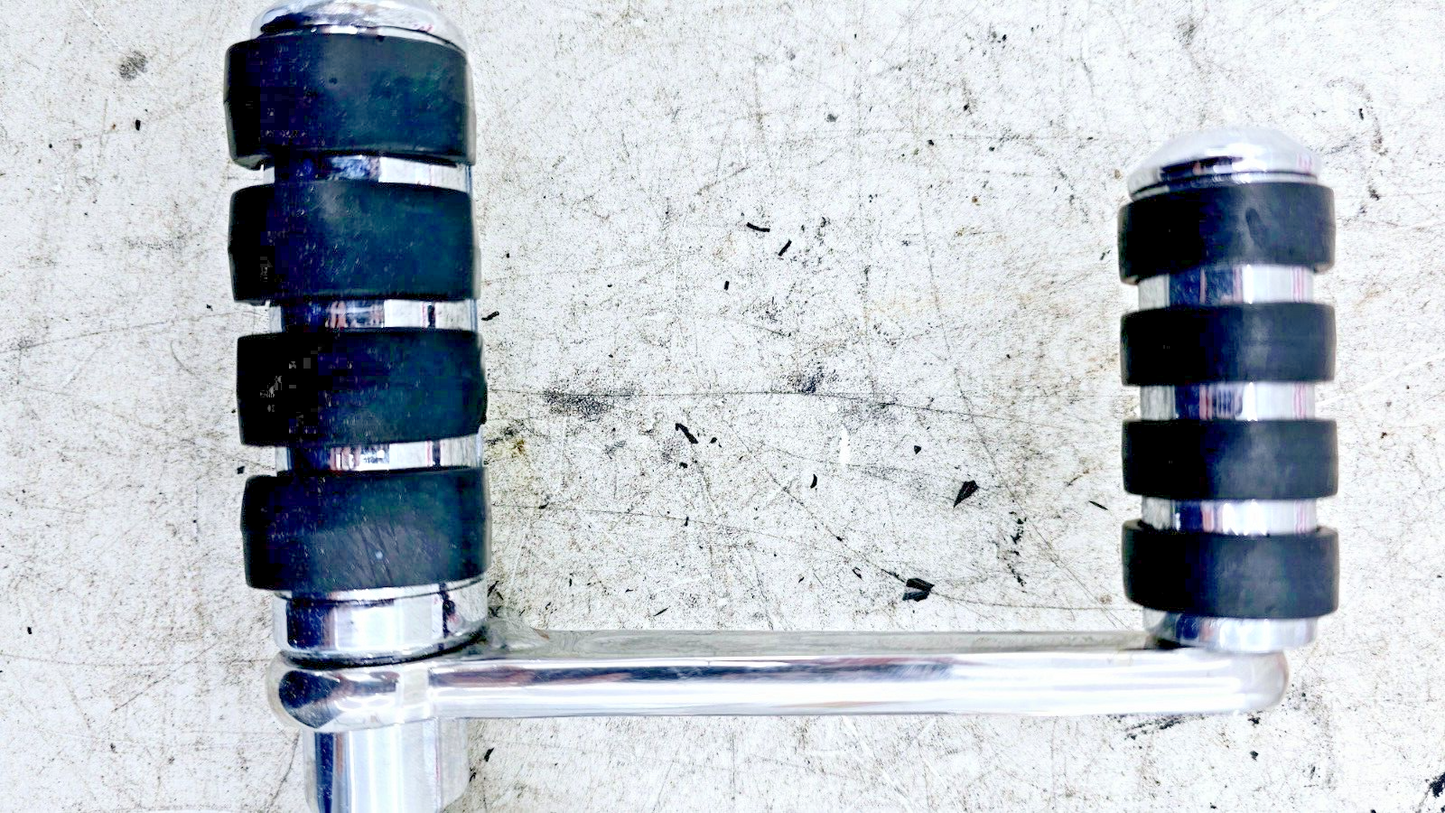 1999 HARLEY DYNA CONVERTIBLE Chrome Front Highway Forward Pegs MTG Bracket