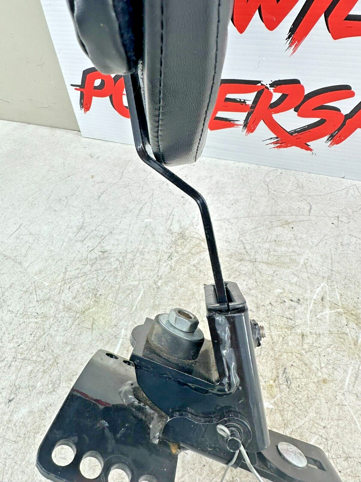 2007 Harley Electra Glide CVO Driver Backrest + Mounting Bracket