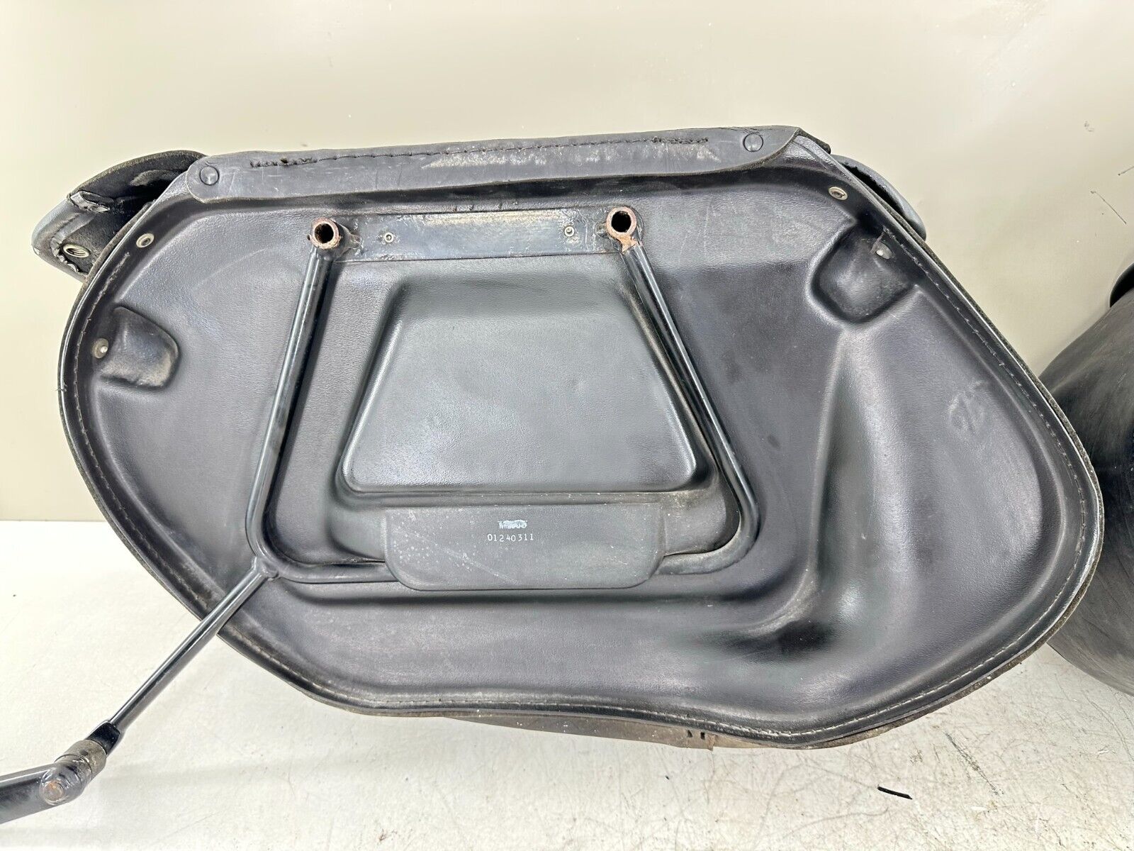 2003 HARLEY DAVIDSON SOFTAIL OEM HD Studded Leather Saddlebags Right Left