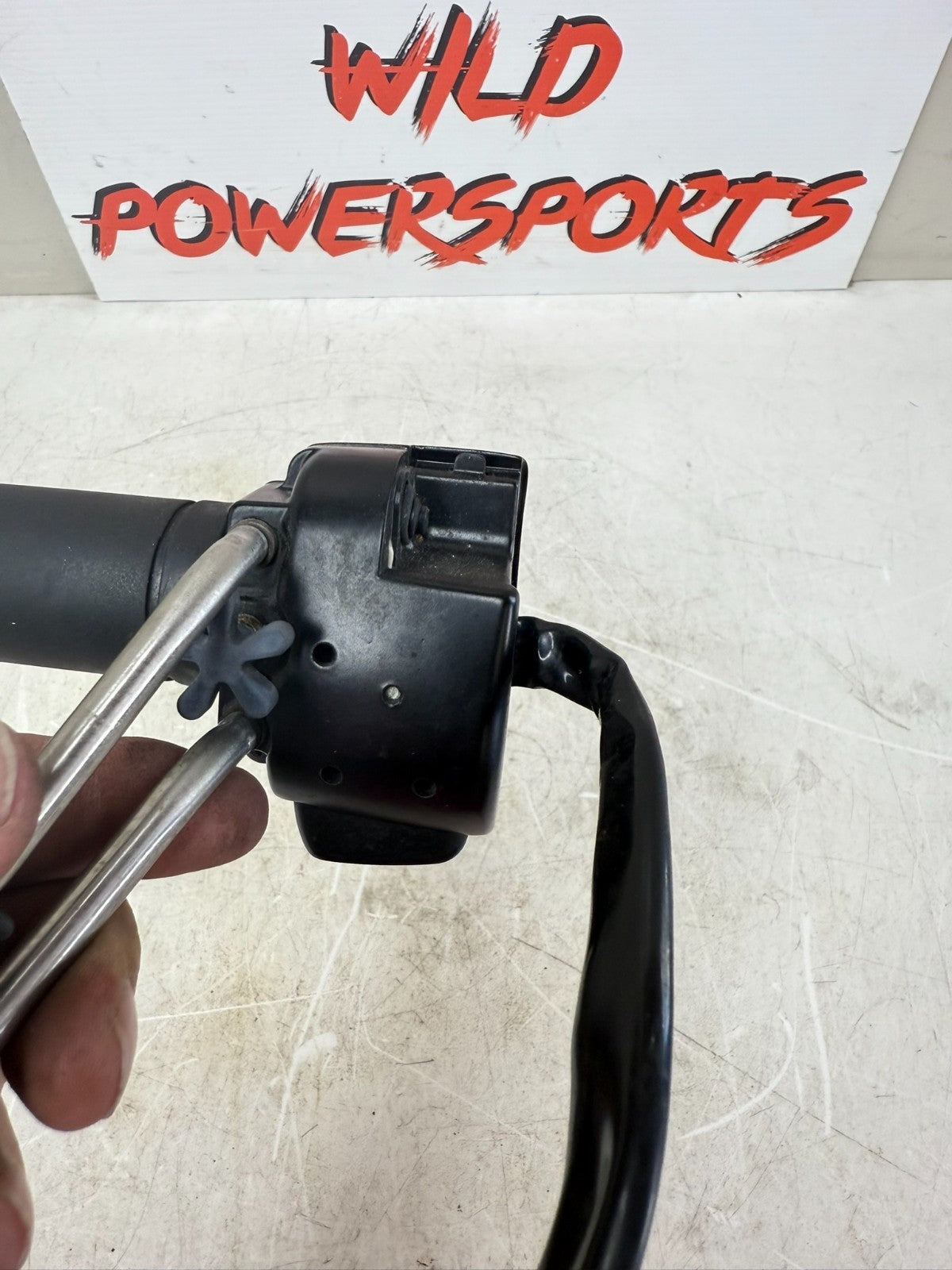 2003 Harley Davidson Sportster Right Hand Controls Switch Housing Throttle Cable