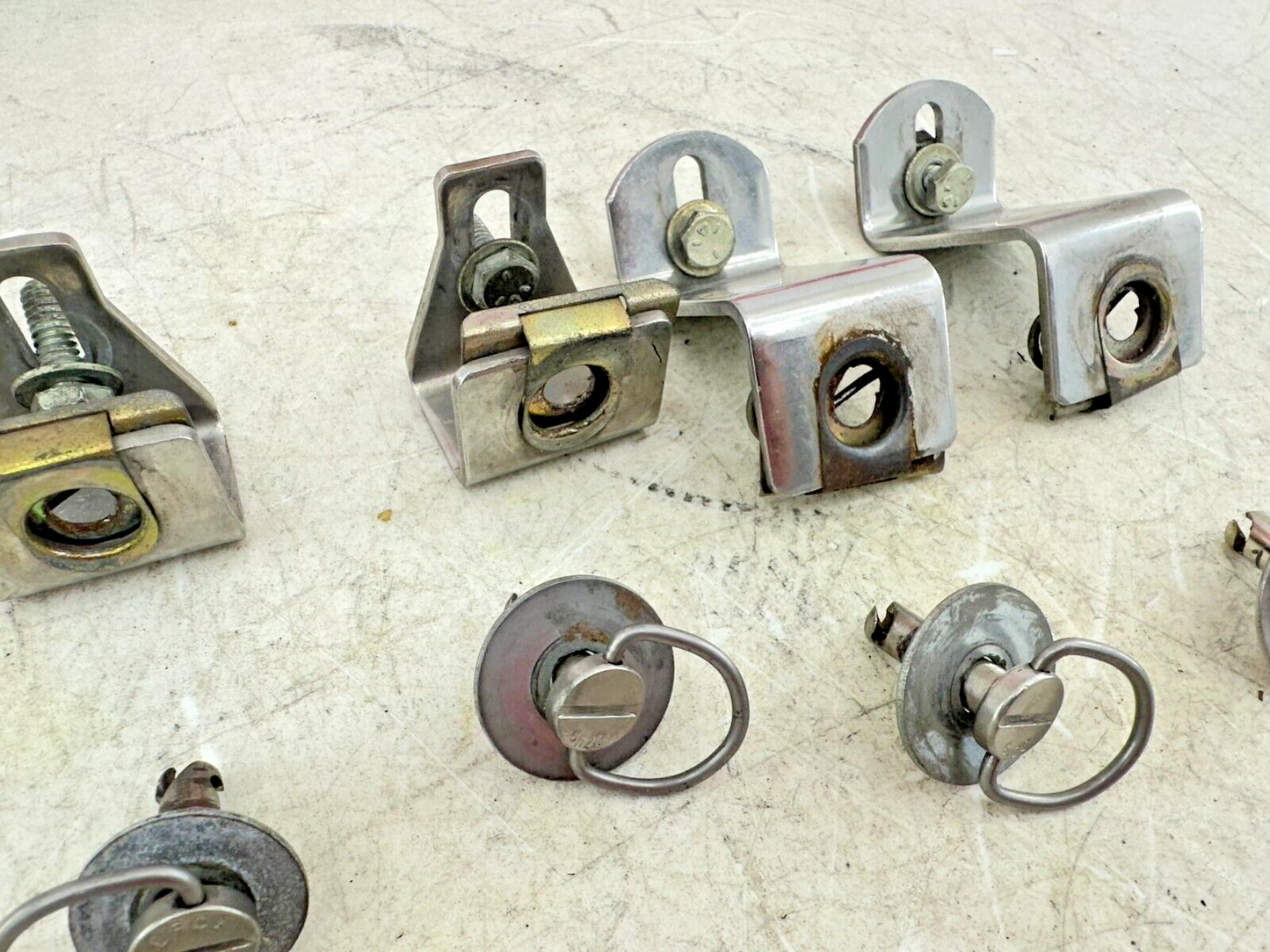 2003 HARLEY ELECTRA GLIDE classic Saddlebag Docking Mounting Hardware Pins