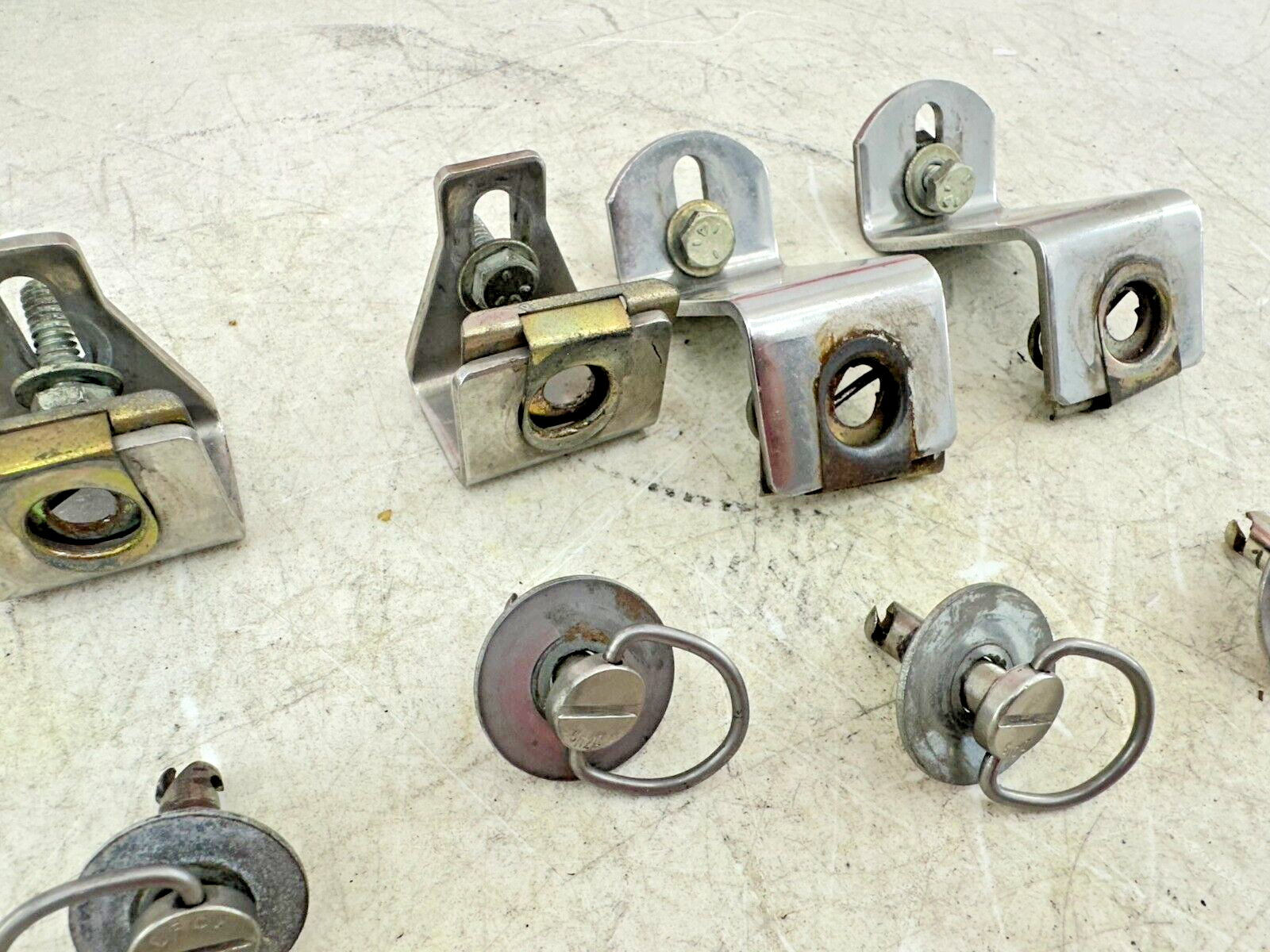 2003 HARLEY ELECTRA GLIDE classic Saddlebag Docking Mounting Hardware Pins