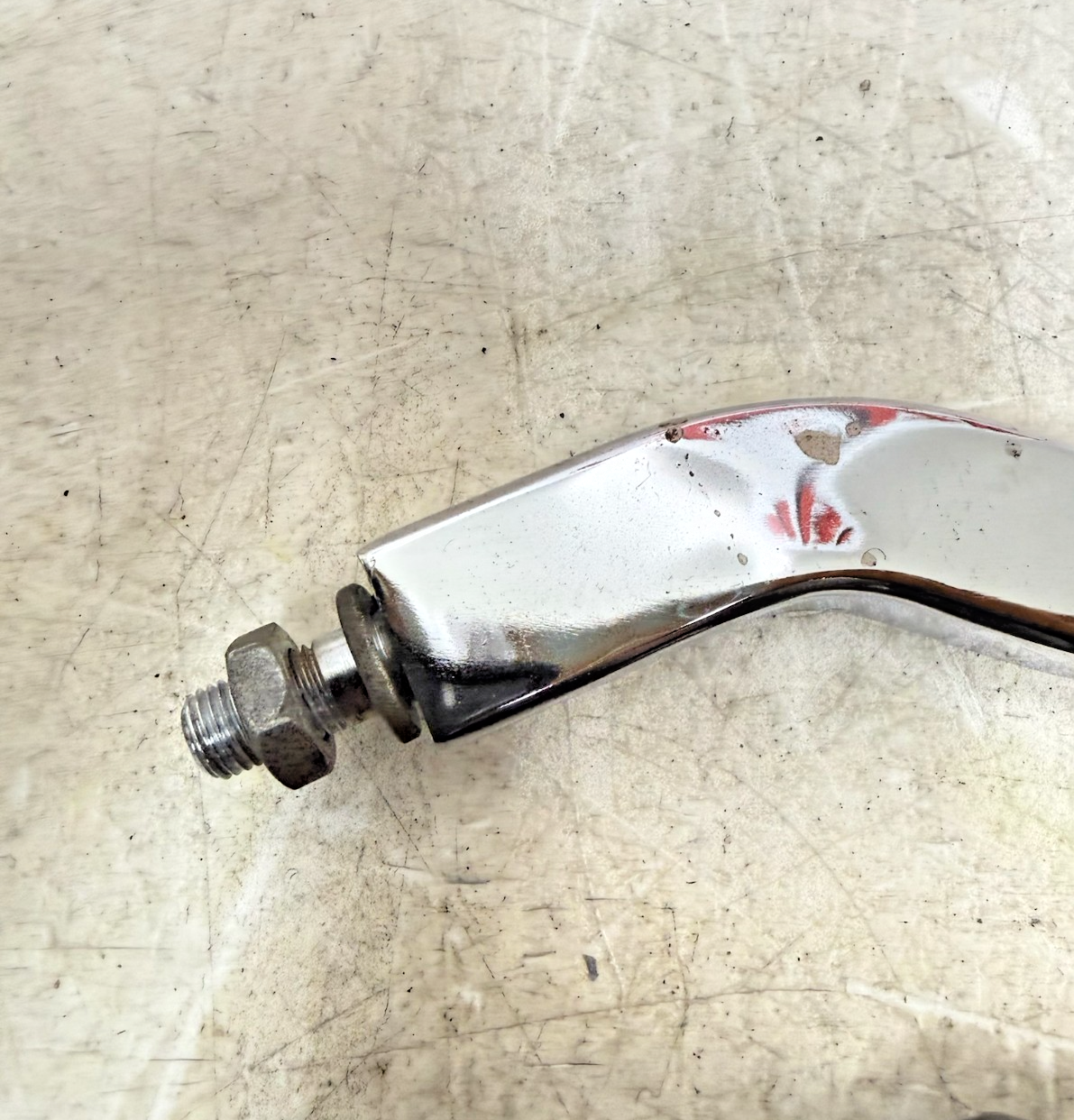 1993 HARLEY DYNA Wide Glide Passenger Footpegs Footrest Support Bracket
