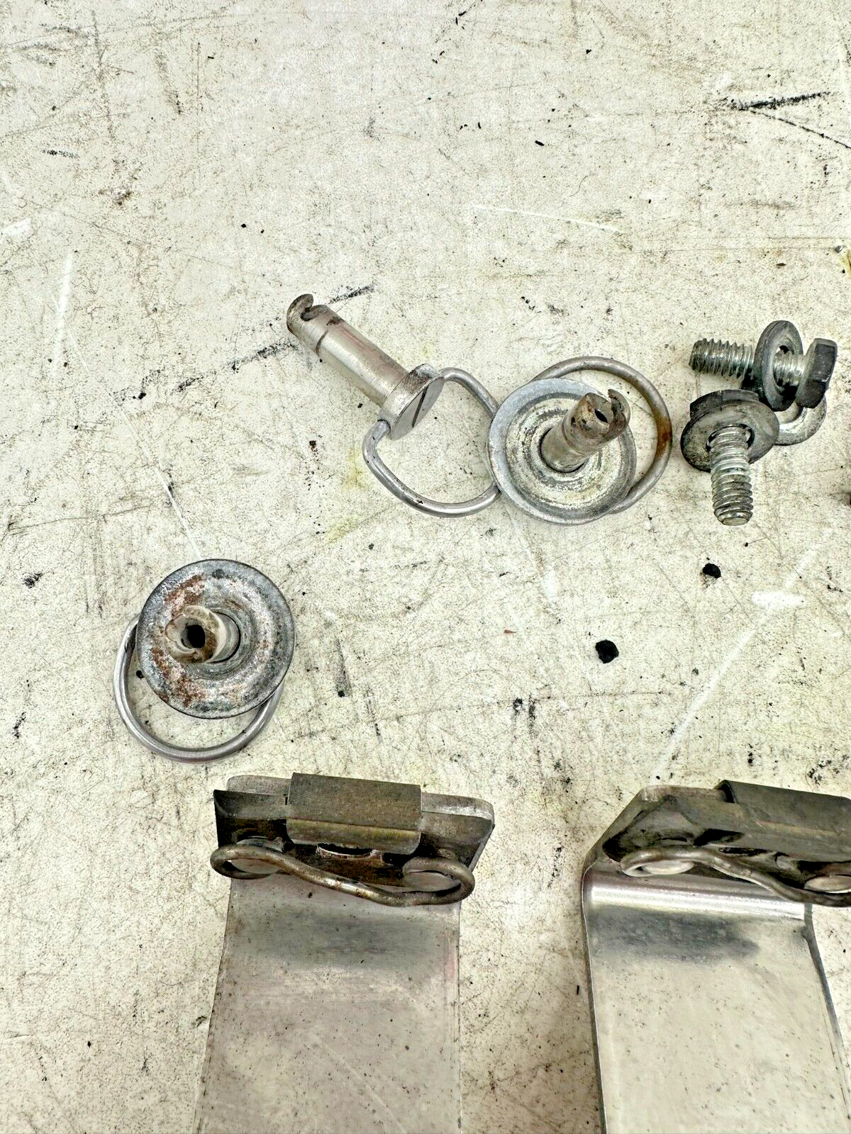1999 HARLEY FLH ELECTRA GLIDE Saddlebag Quick Release Docking Hardware Pins