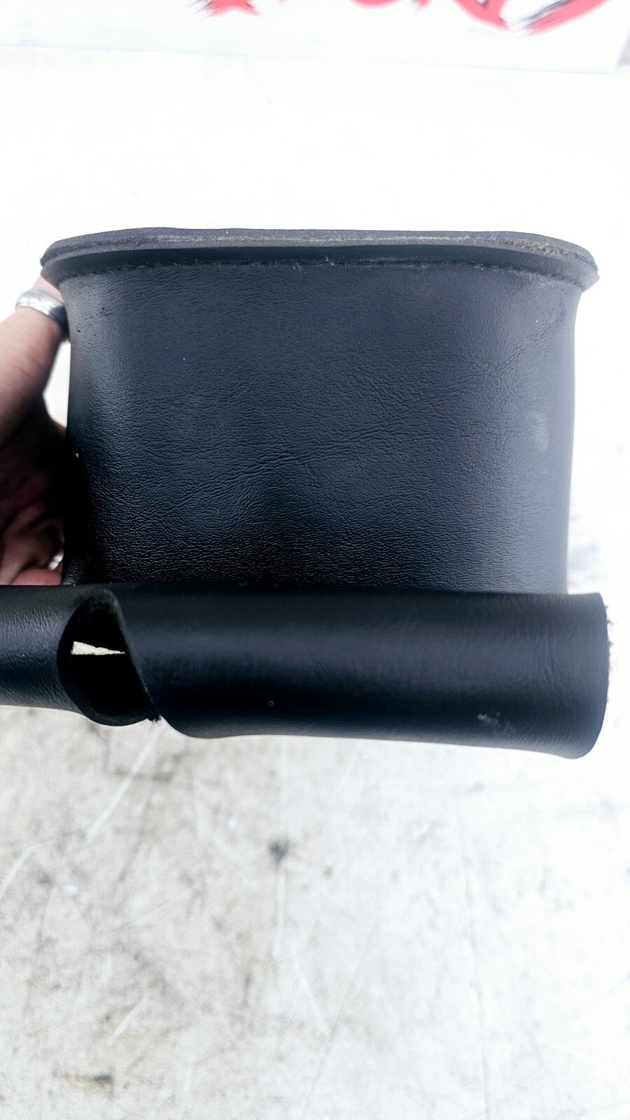 2002 HARLEY ELECTRA GLIDE OEM HD Left Leather Saddlebag Rack Storage Bag