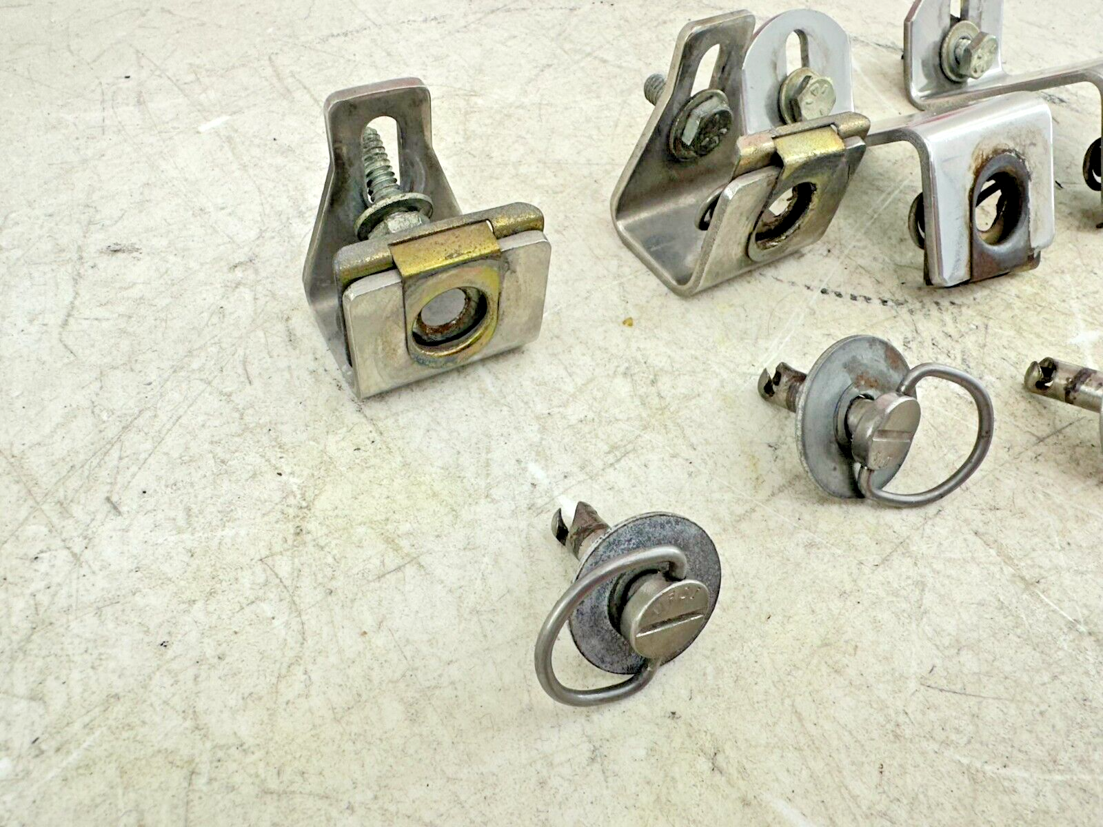 2003 HARLEY ELECTRA GLIDE classic Saddlebag Docking Mounting Hardware Pins