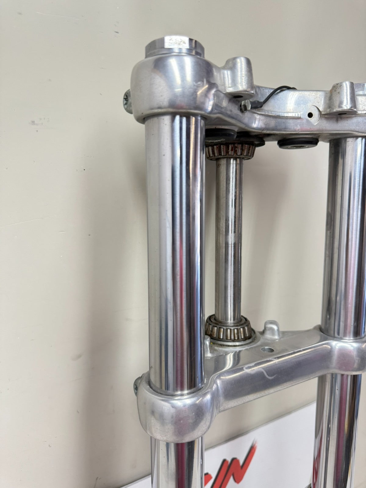 2003 Harley Davidson Sportster Front End Suspension Forks Triple Tree 39mm