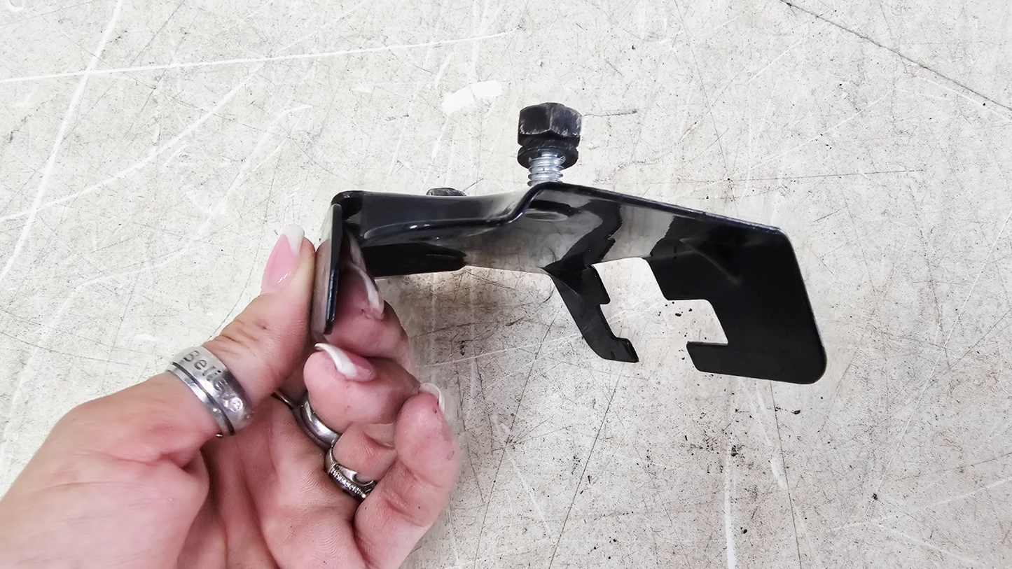 2000 HARLEY SOFTAIL DEUCE Voltage Regulator Support Mount Bracket