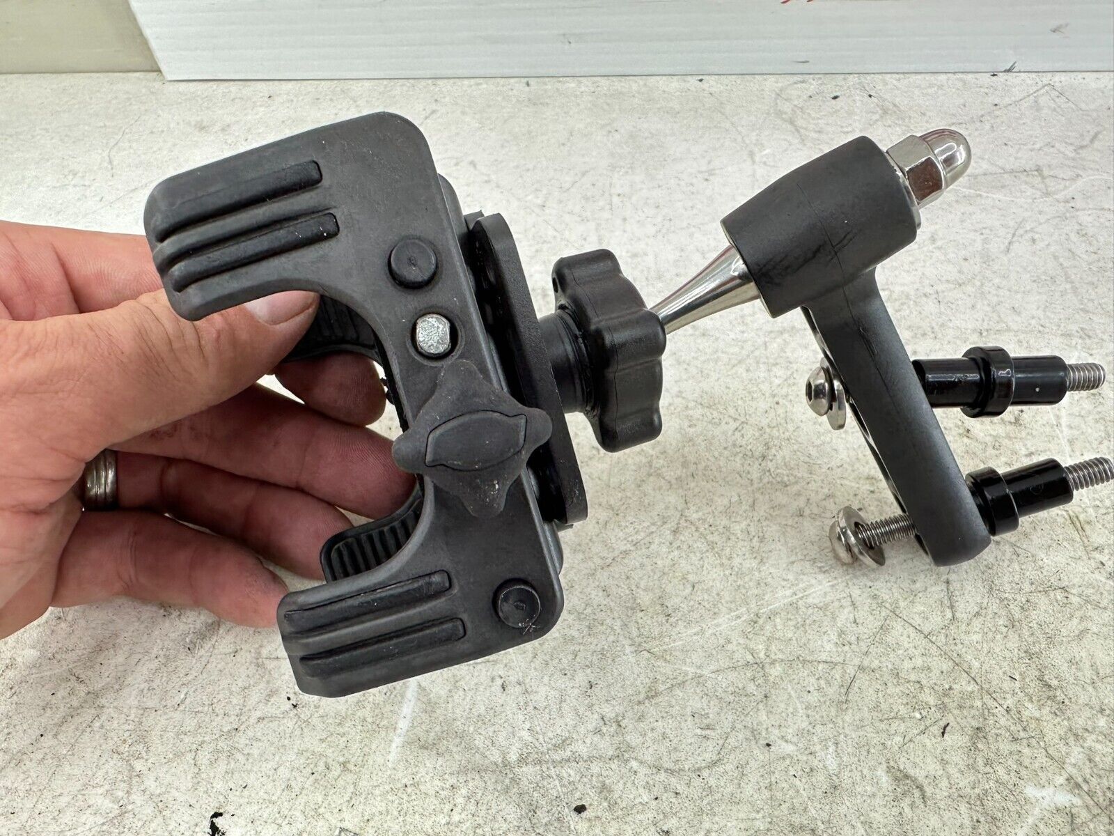 2004 Honda Goldwing GL1800 Kuryakyn Cell Phone Holder