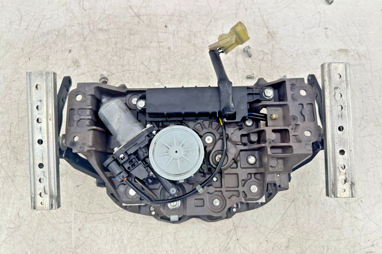 06-12 YAMAHA FJR 1300 Windshield Height Adjustment Actuator Replacement OEM