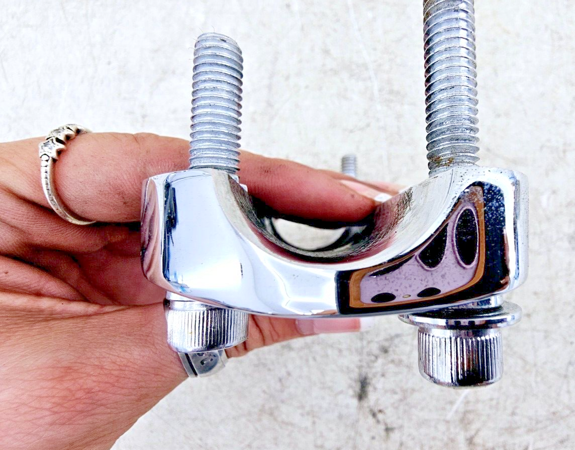 1999 HARLEY DYNA CONVERTIBLE Chrome Handlebar Riser Clamp Top