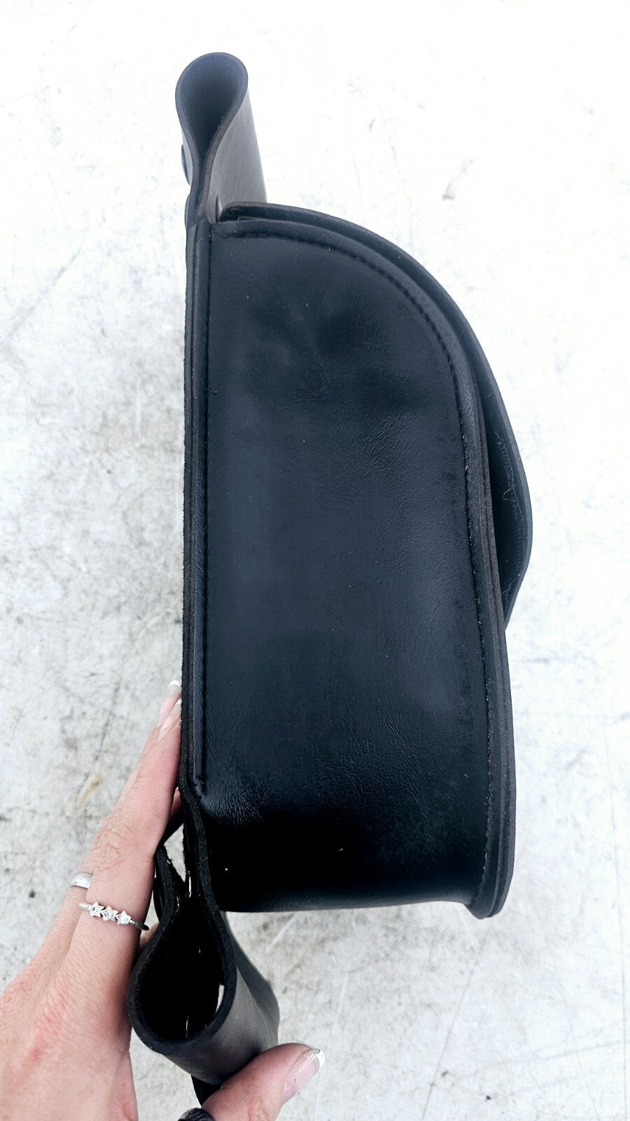 2002 HARLEY ELECTRA GLIDE OEM HD Left Leather Saddlebag Rack Storage Bag