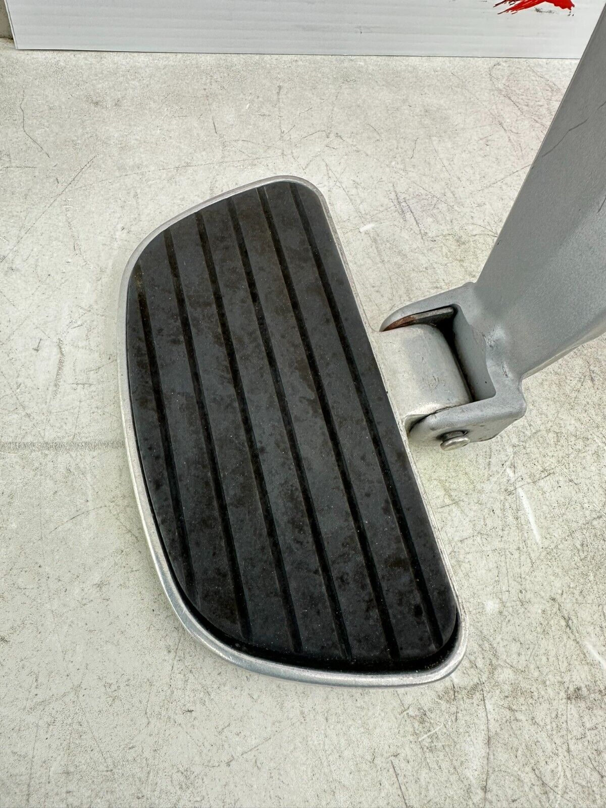 2006 Victory Kingpin Passenger Floorboards Footrest + MTG Bracket