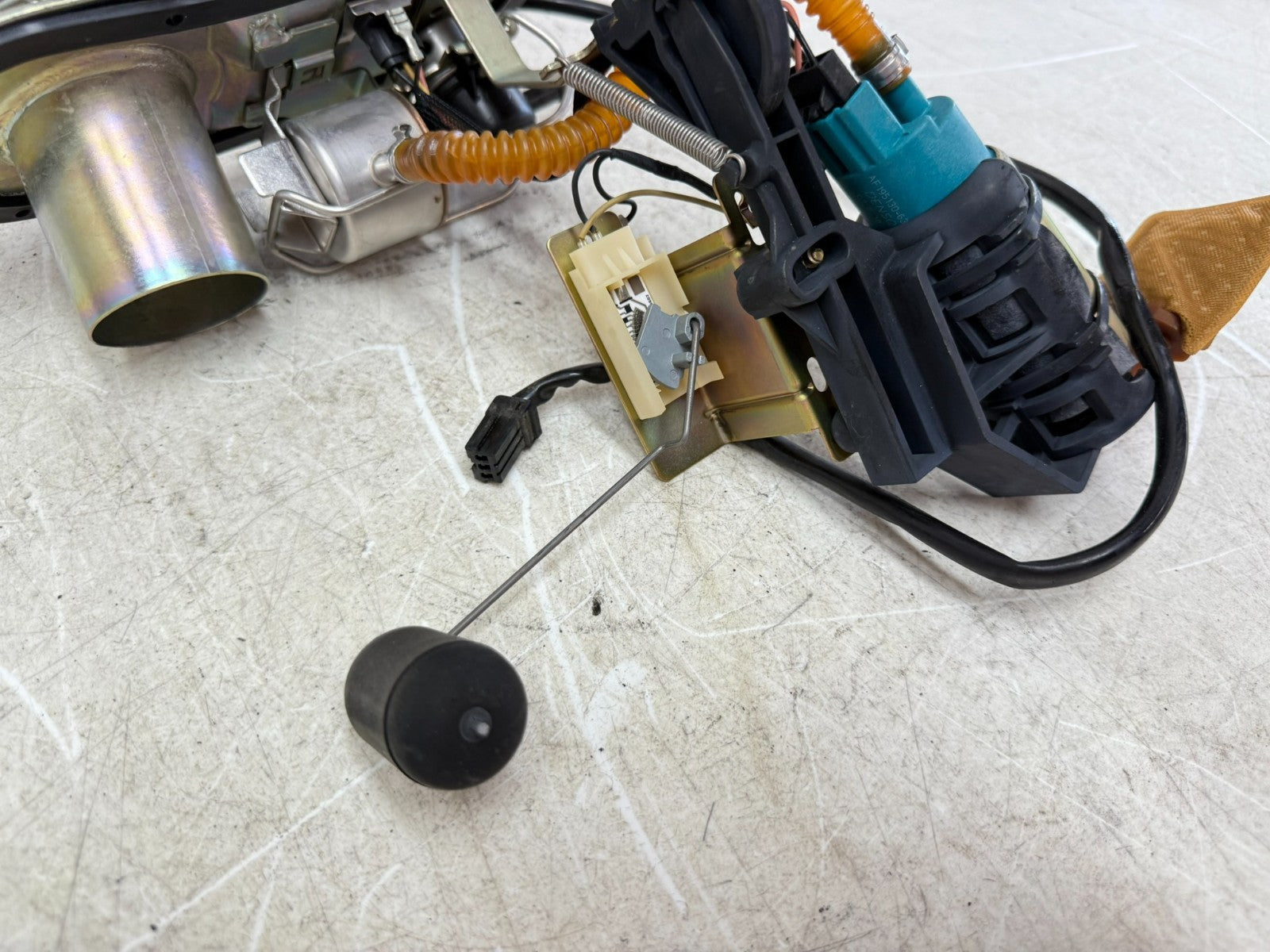 2003 HARLEY ELECTRA GLIDE OEM Fuel Pump Gas Petrol Sending Unit 75126-02A