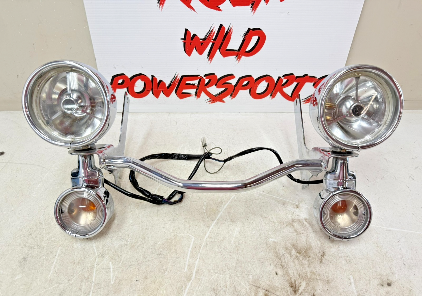 1998 HARLEY FLH ROADKING Highway Fog Spot Lamp Turn Signal Light Bar Chrome