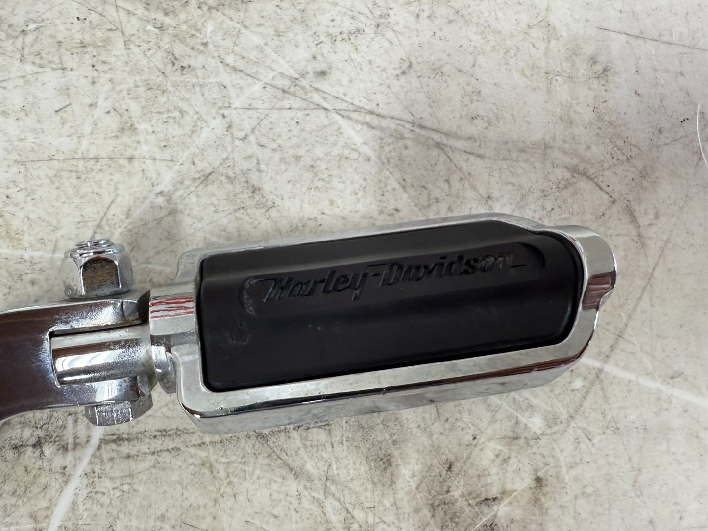 2003 HARLEY DYNA WIDE GLIDE OEM Rear Passenger Foot Peg Foot Rest Flame Chrome