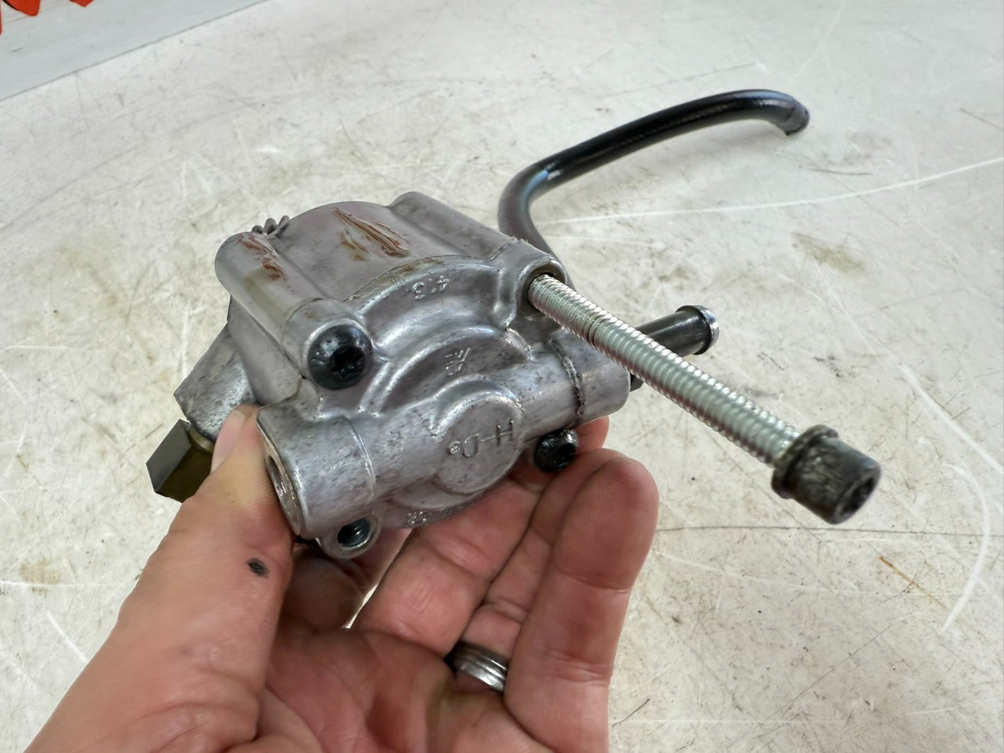 2003 Harley Davidson Sportster Engine Motor Oil Pump & Hose Line