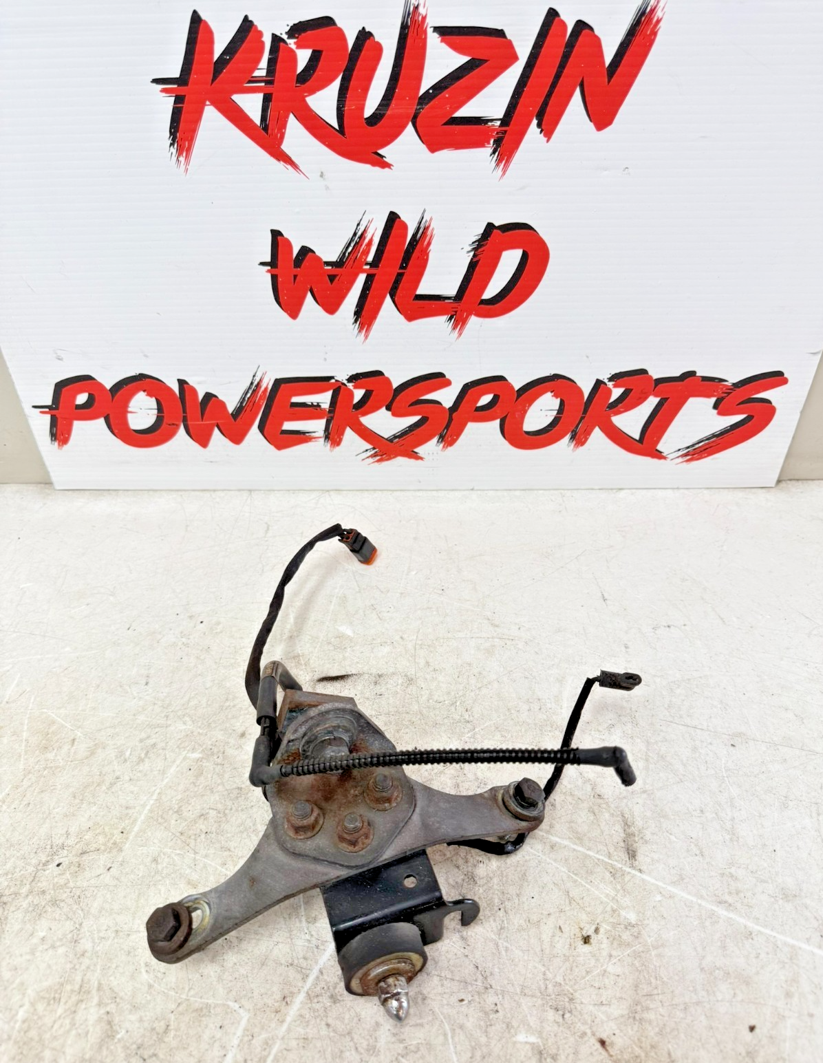 1997 HARLEY DAVIDSON SOFTAIL Upper Engine Motor Horn Mount Bracket