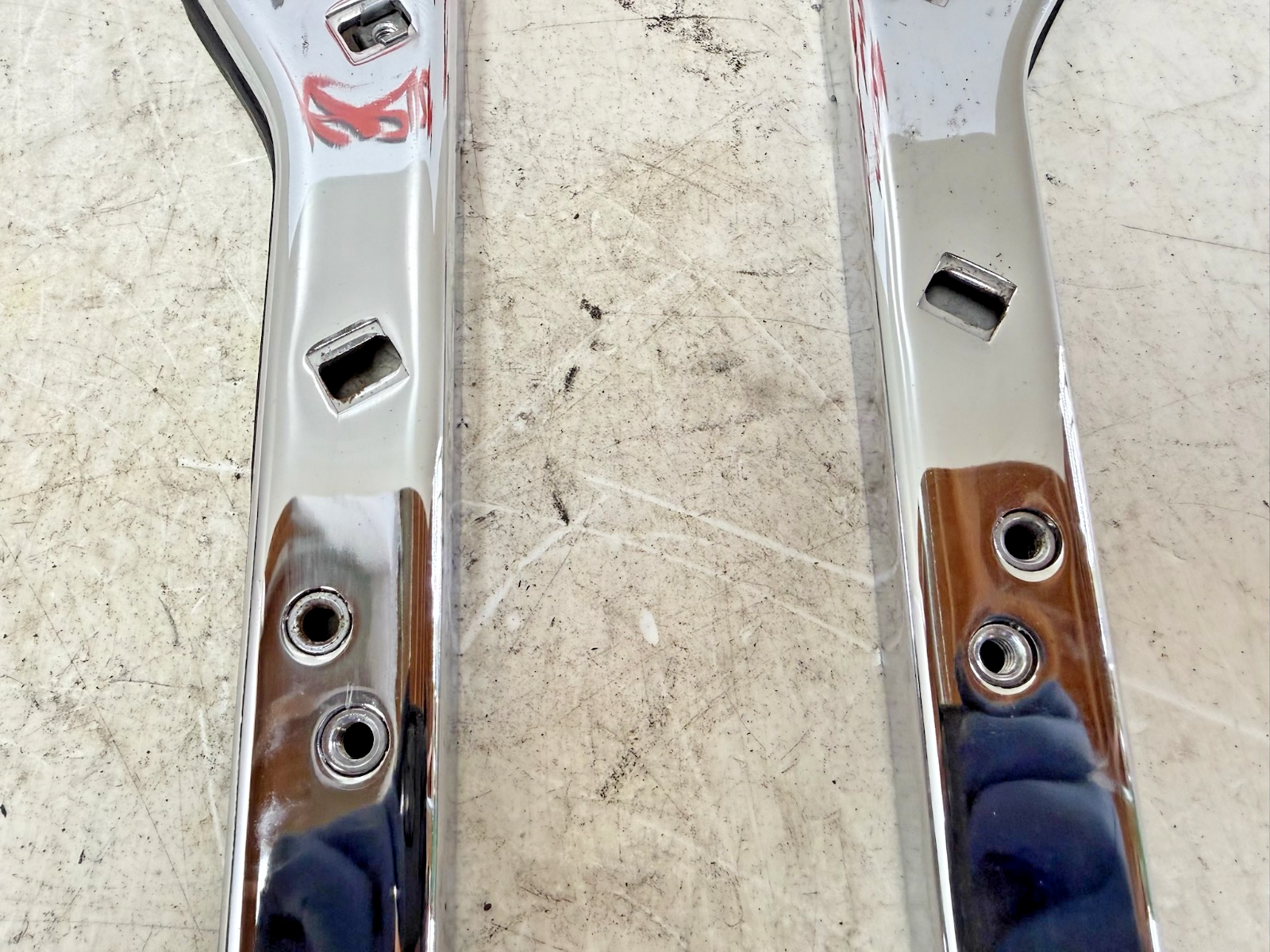 1995 HARLEY FLH ELECTRA GLIDE Rear Fender Frame Strut Arm Bars Chrome