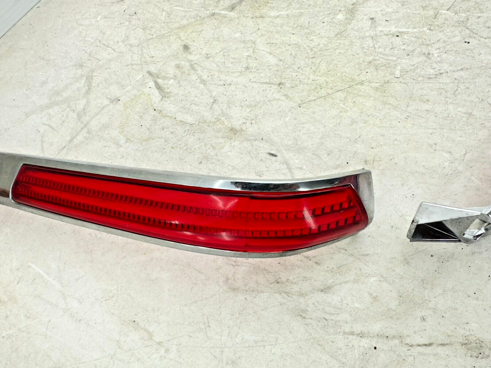 2004 Honda Goldwing GL1800 Kuryakyn Trunk Side Light Reflector Lens