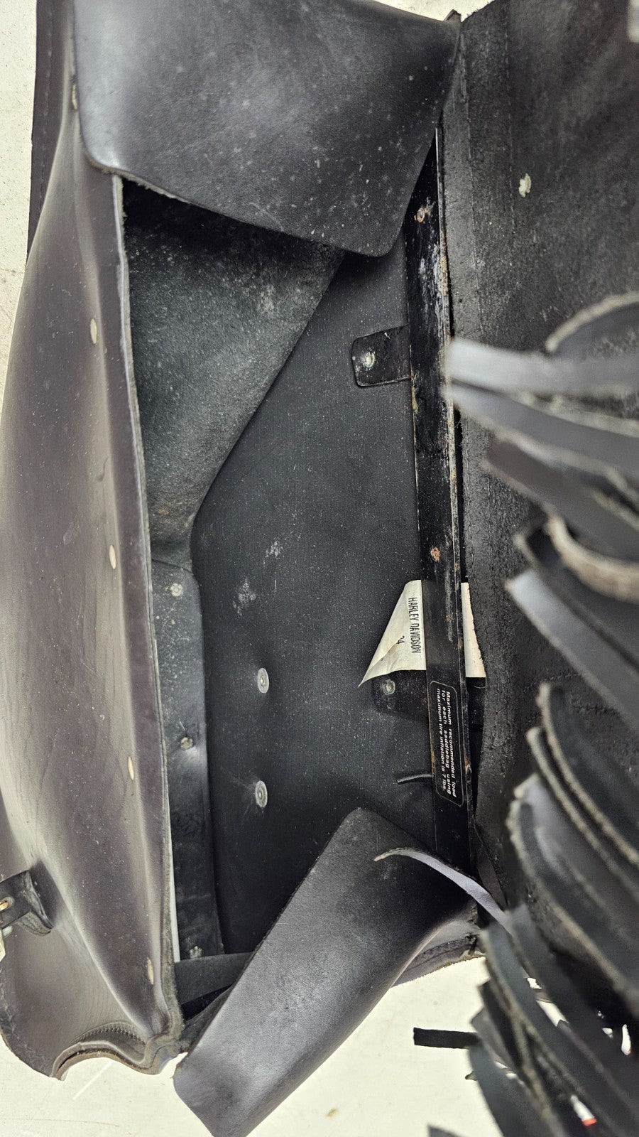 1997 HARLEY DYNA OEM HD Leather Saddlebag & Support Arm Bars Turn Signal Light